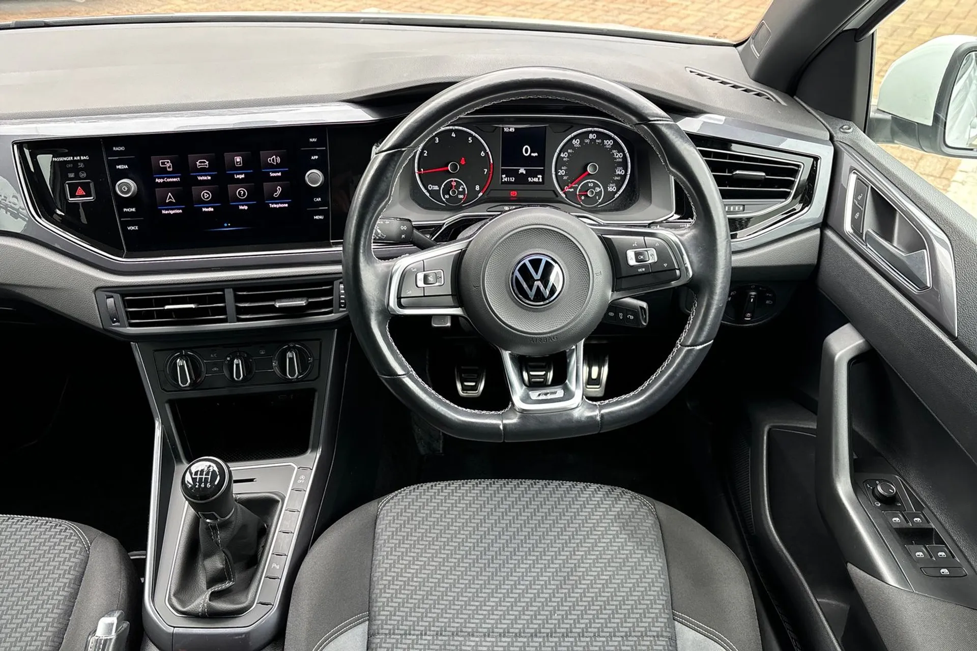 VOLKSWAGEN POLO thumbnail image number 34
