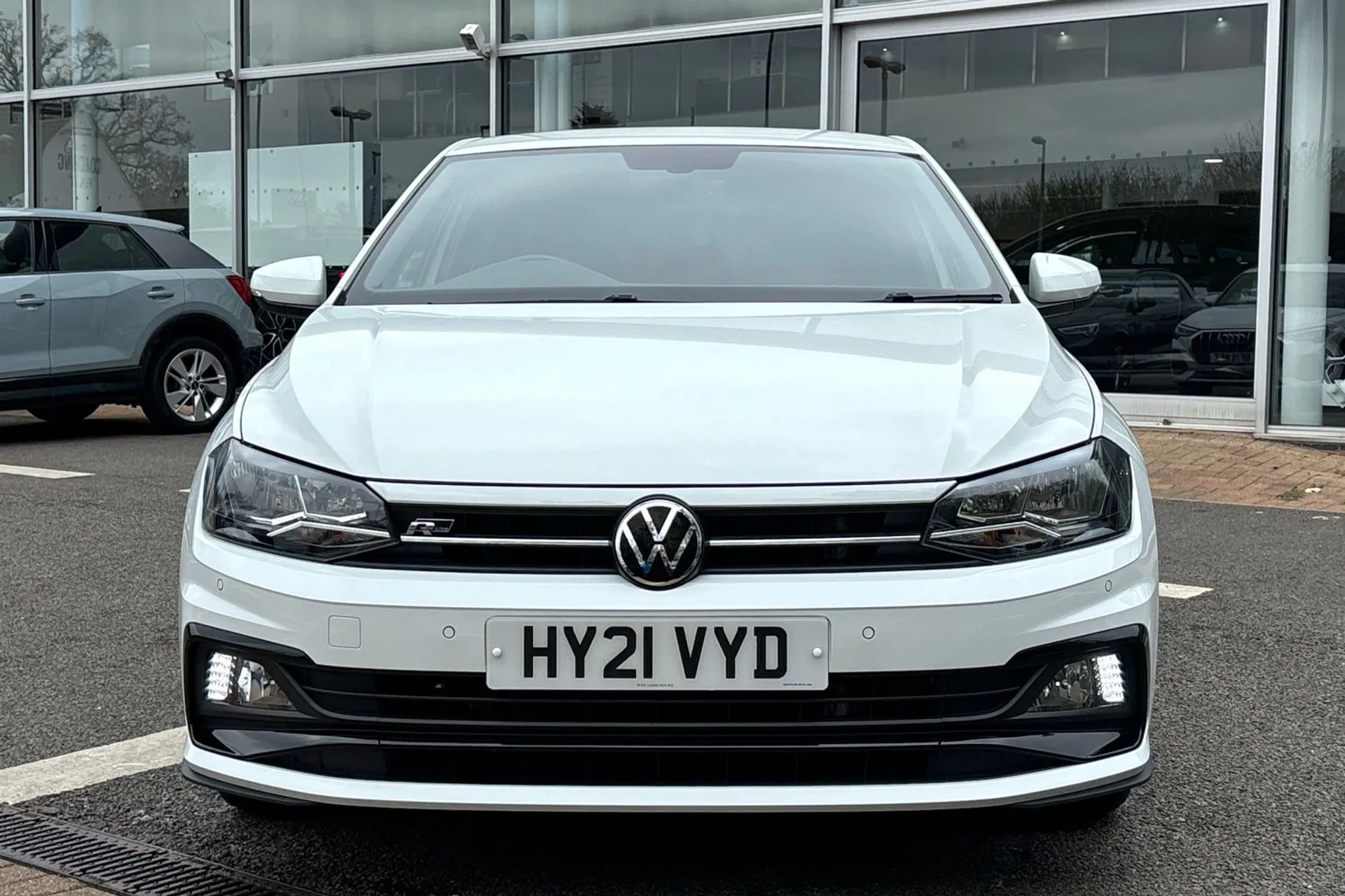 VOLKSWAGEN POLO thumbnail image number 11