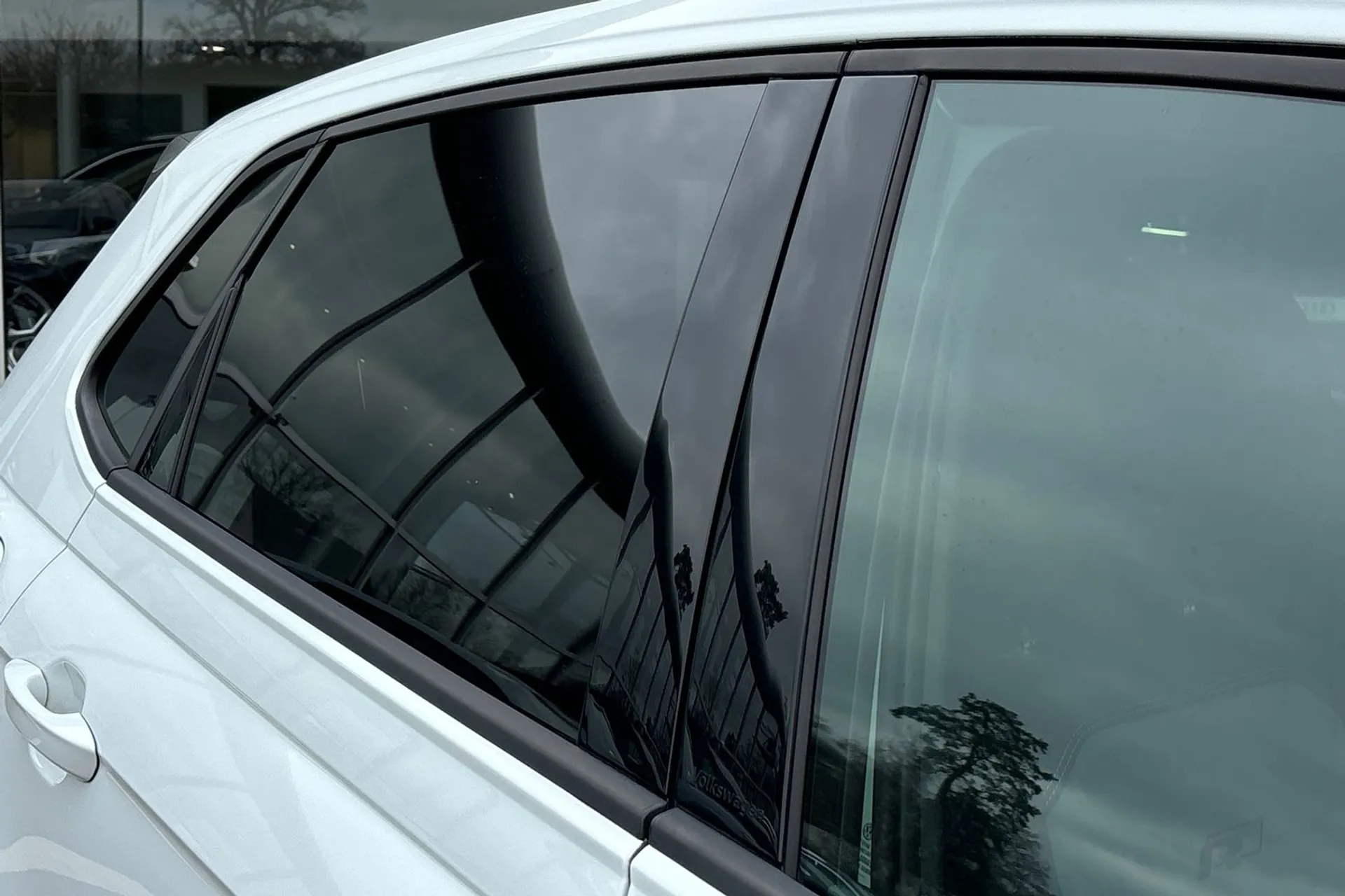 VOLKSWAGEN POLO thumbnail image number 13