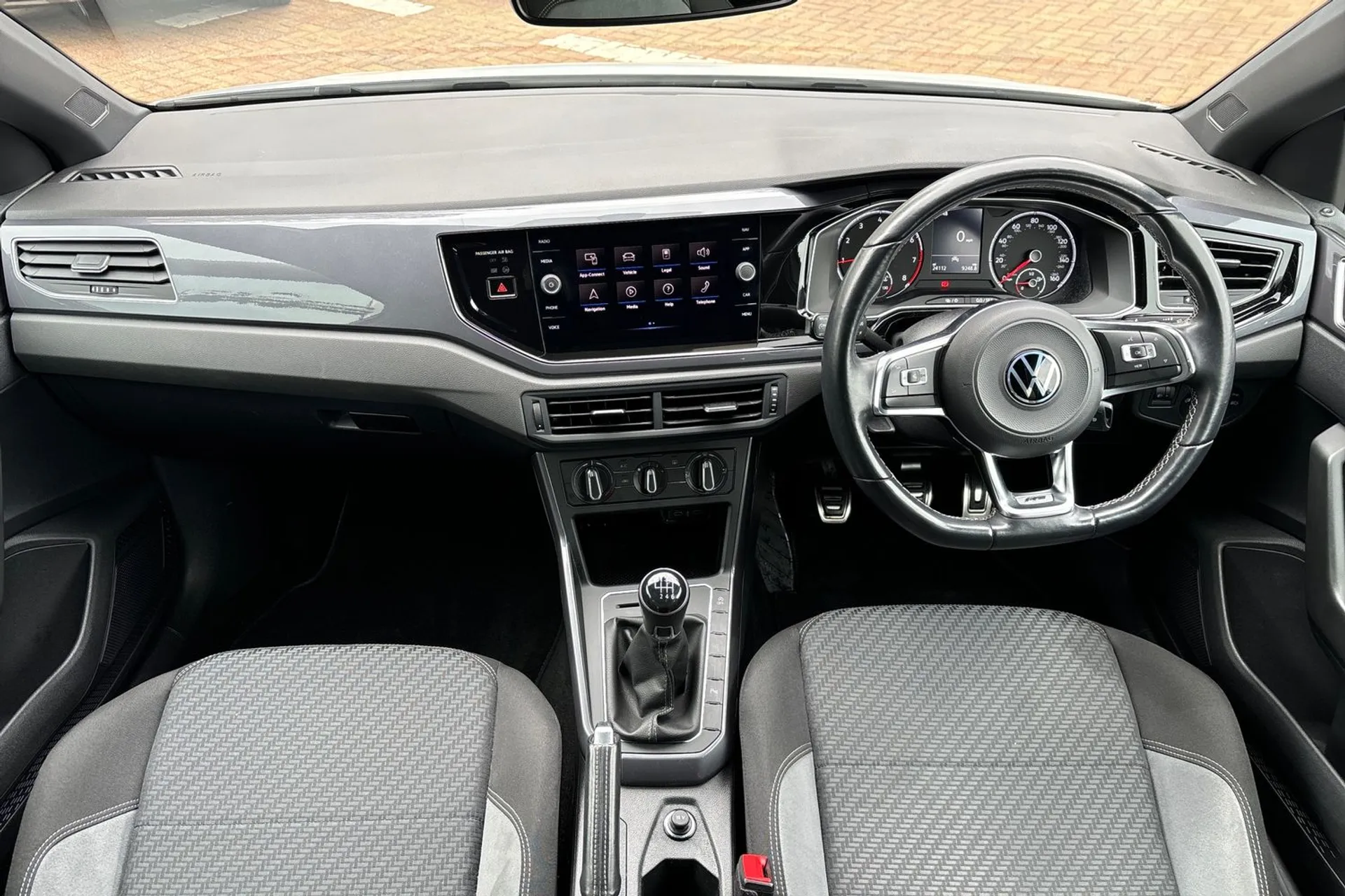 VOLKSWAGEN POLO thumbnail image number 31