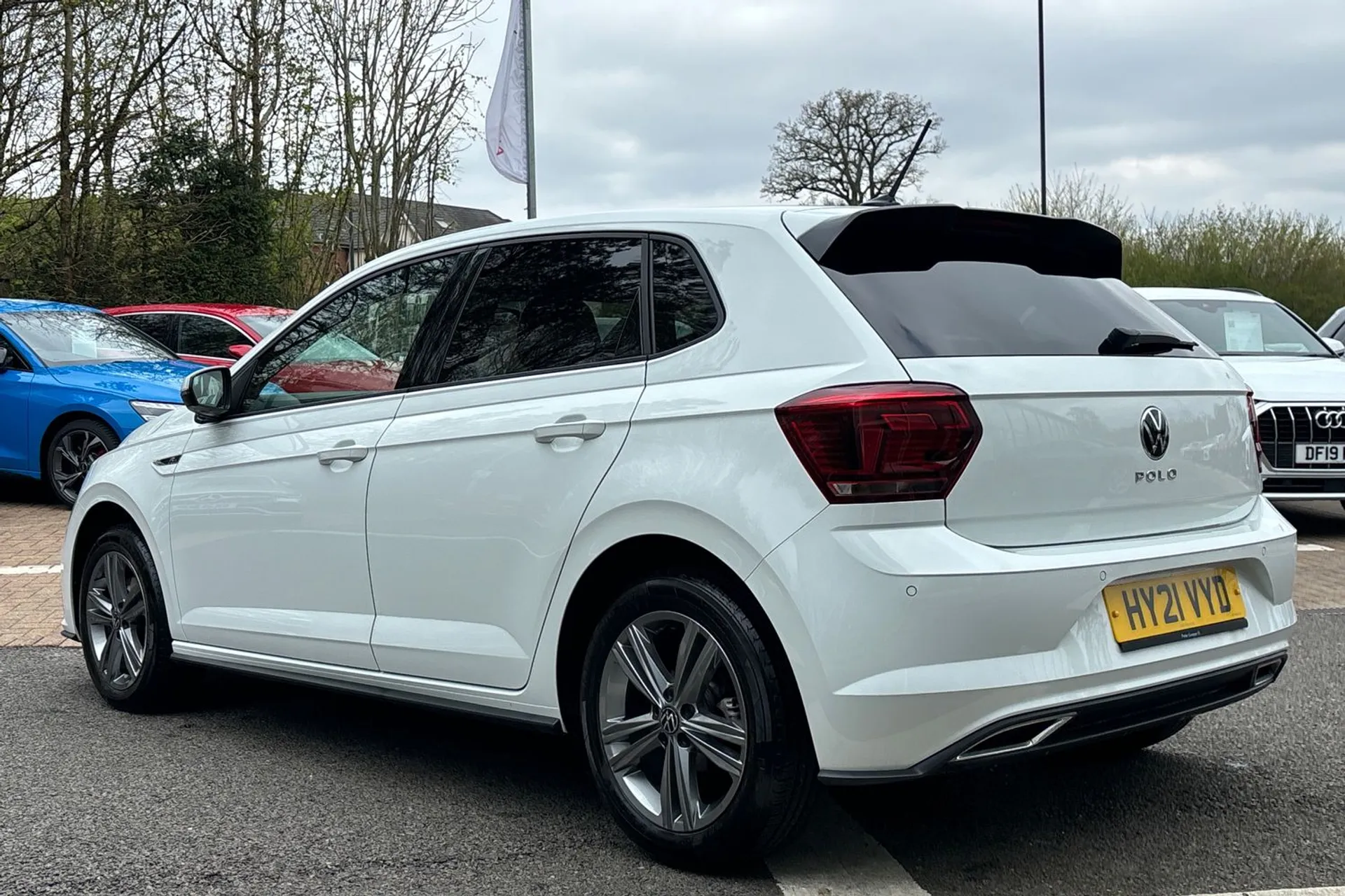 VOLKSWAGEN POLO thumbnail image number 8