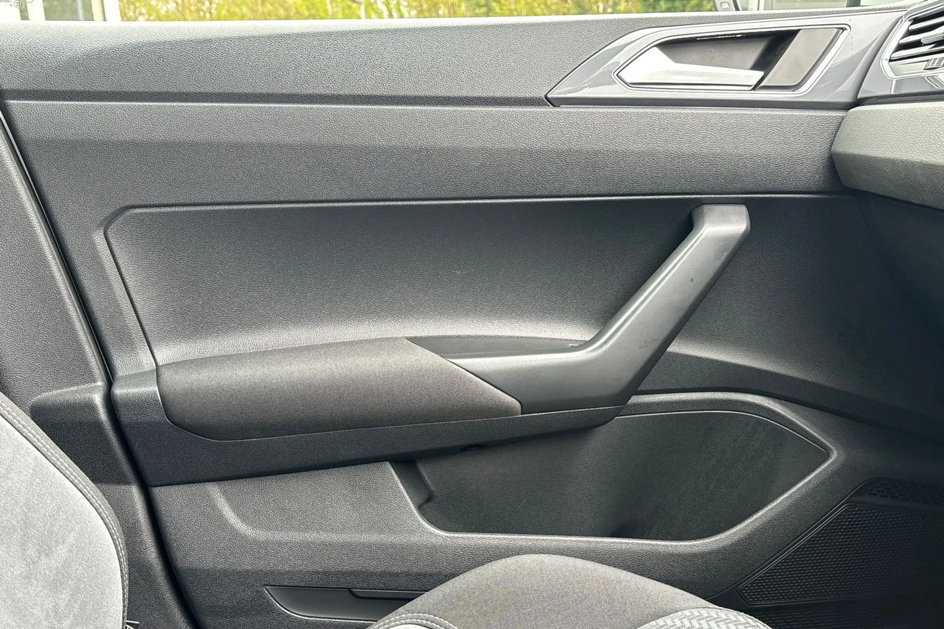 VOLKSWAGEN POLO thumbnail image number 39