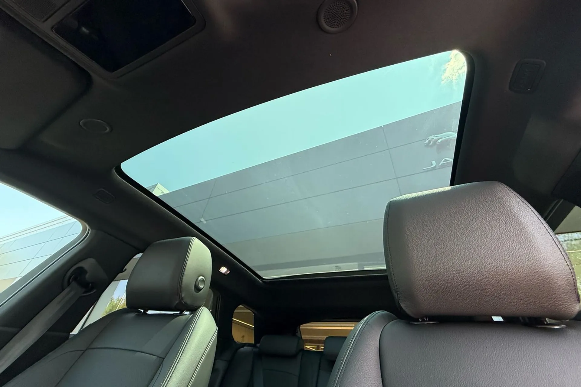 LAND ROVER RANGE ROVER EVOQUE thumbnail image number 5