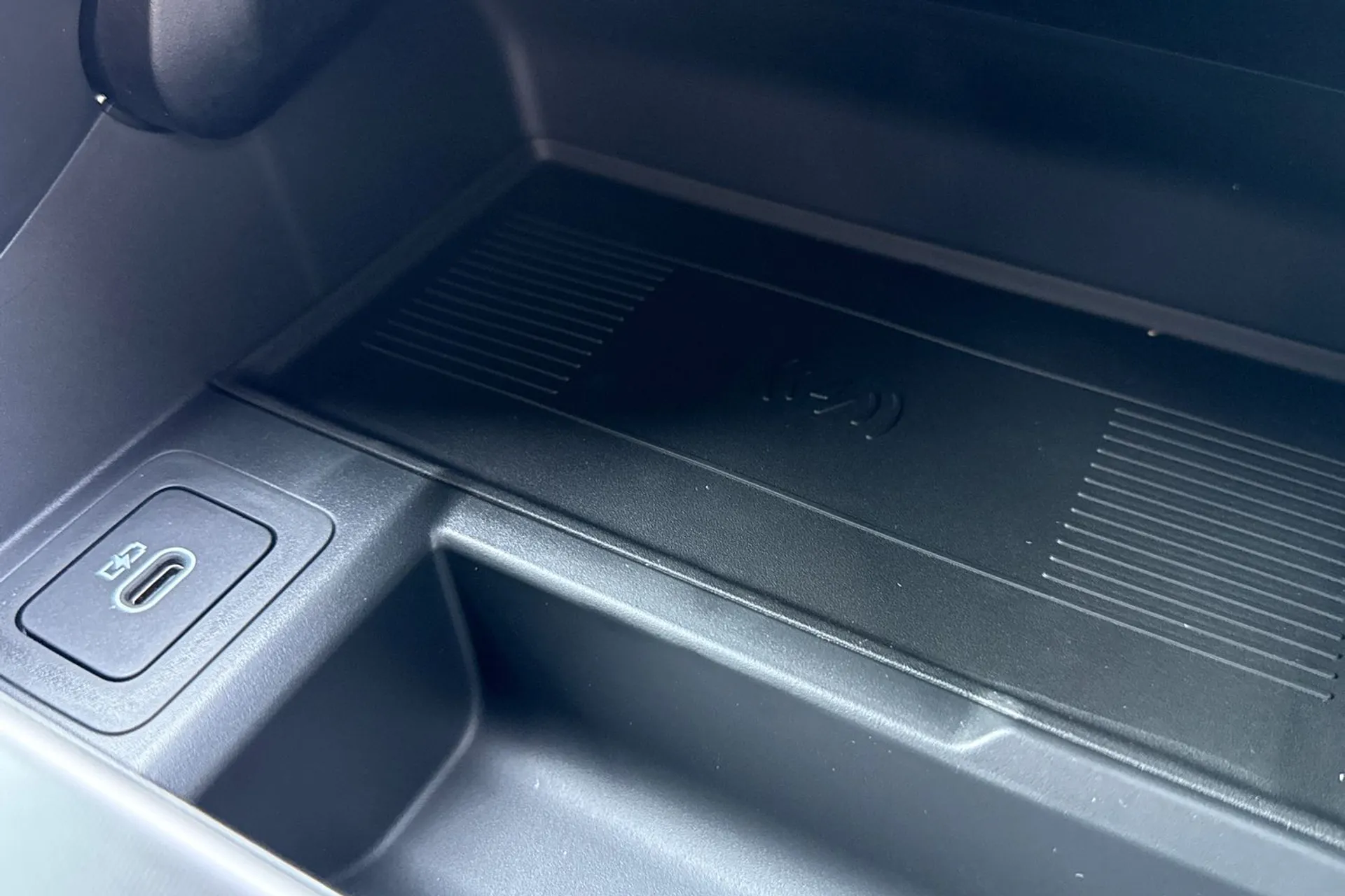 LAND ROVER RANGE ROVER EVOQUE thumbnail image number 23