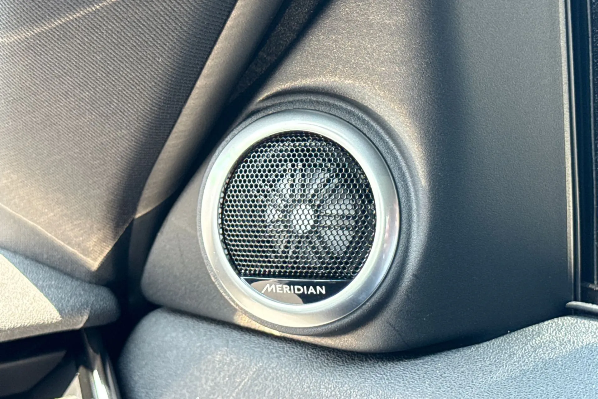 LAND ROVER RANGE ROVER EVOQUE thumbnail image number 22