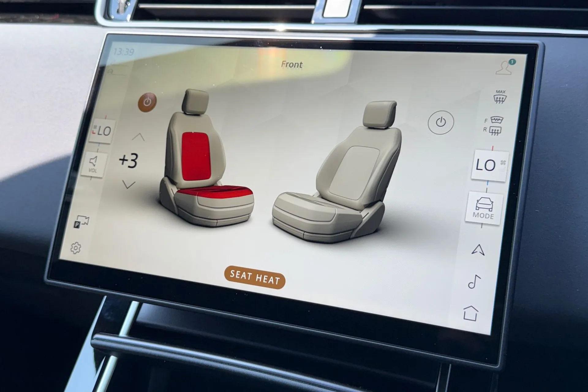 LAND ROVER RANGE ROVER EVOQUE thumbnail image number 17