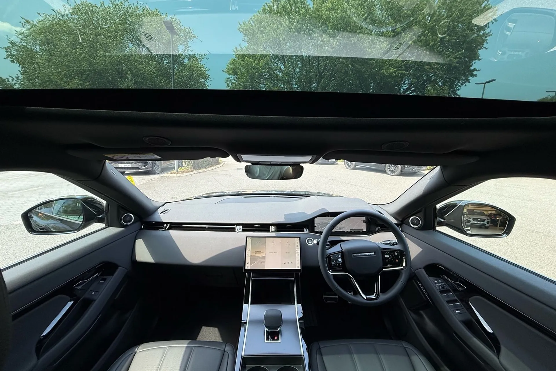 LAND ROVER RANGE ROVER EVOQUE thumbnail image number 3