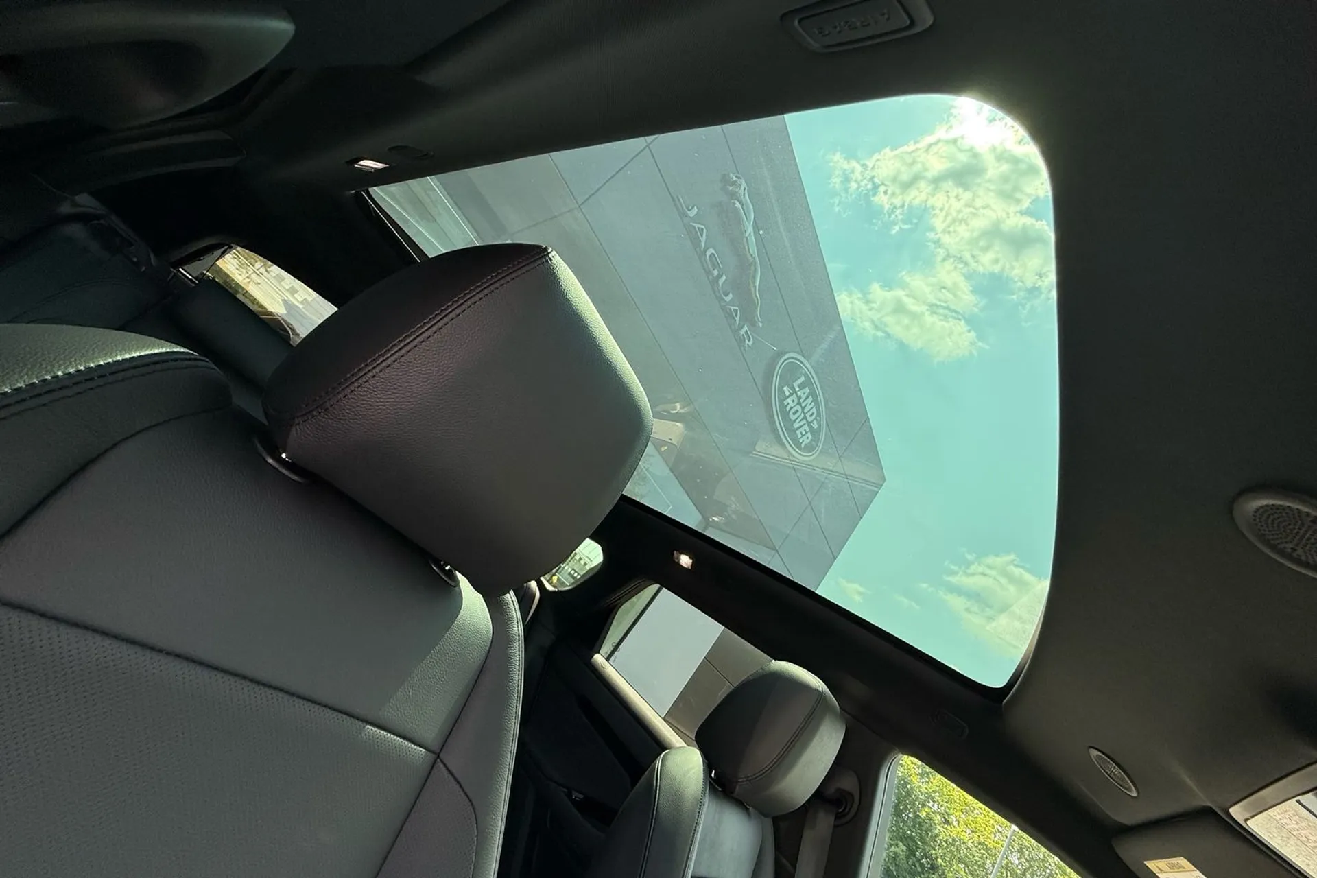 LAND ROVER RANGE ROVER EVOQUE thumbnail image number 37