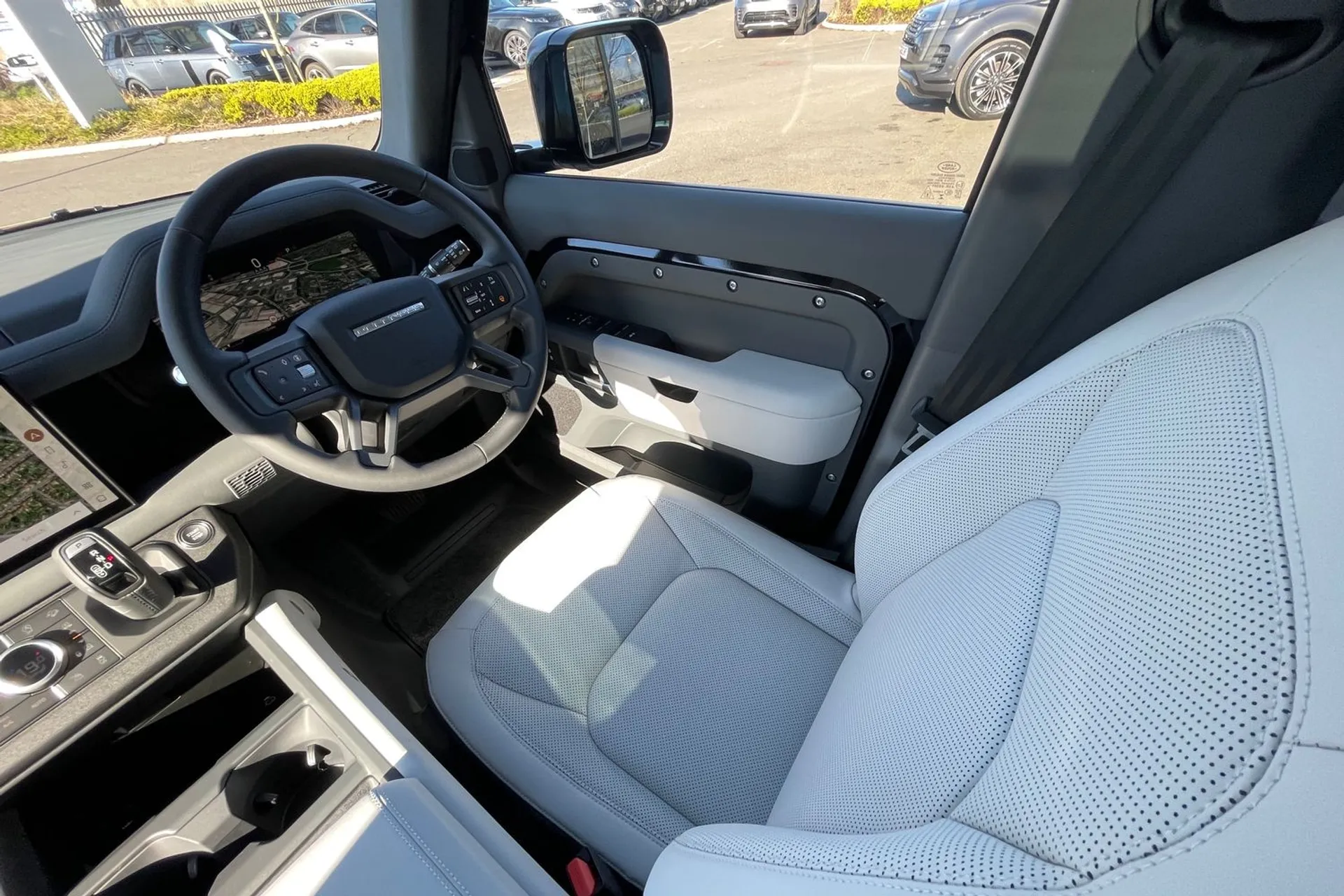 LAND ROVER DEFENDER thumbnail image number 14