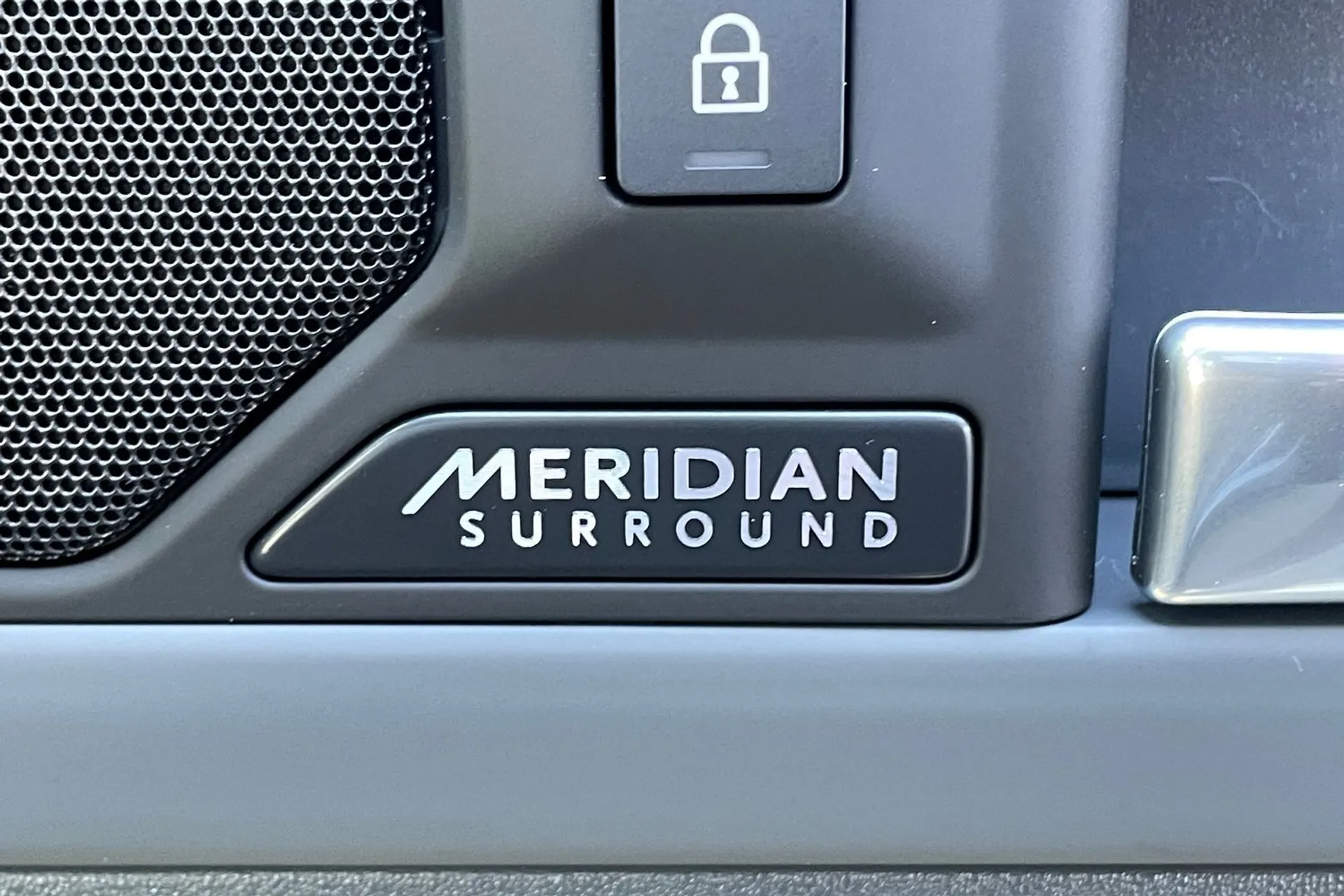 LAND ROVER DEFENDER thumbnail image number 22