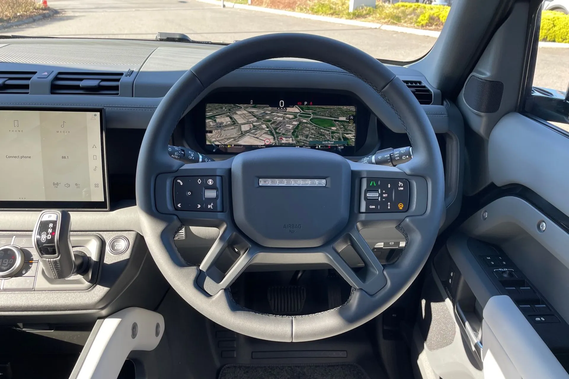LAND ROVER DEFENDER thumbnail image number 12