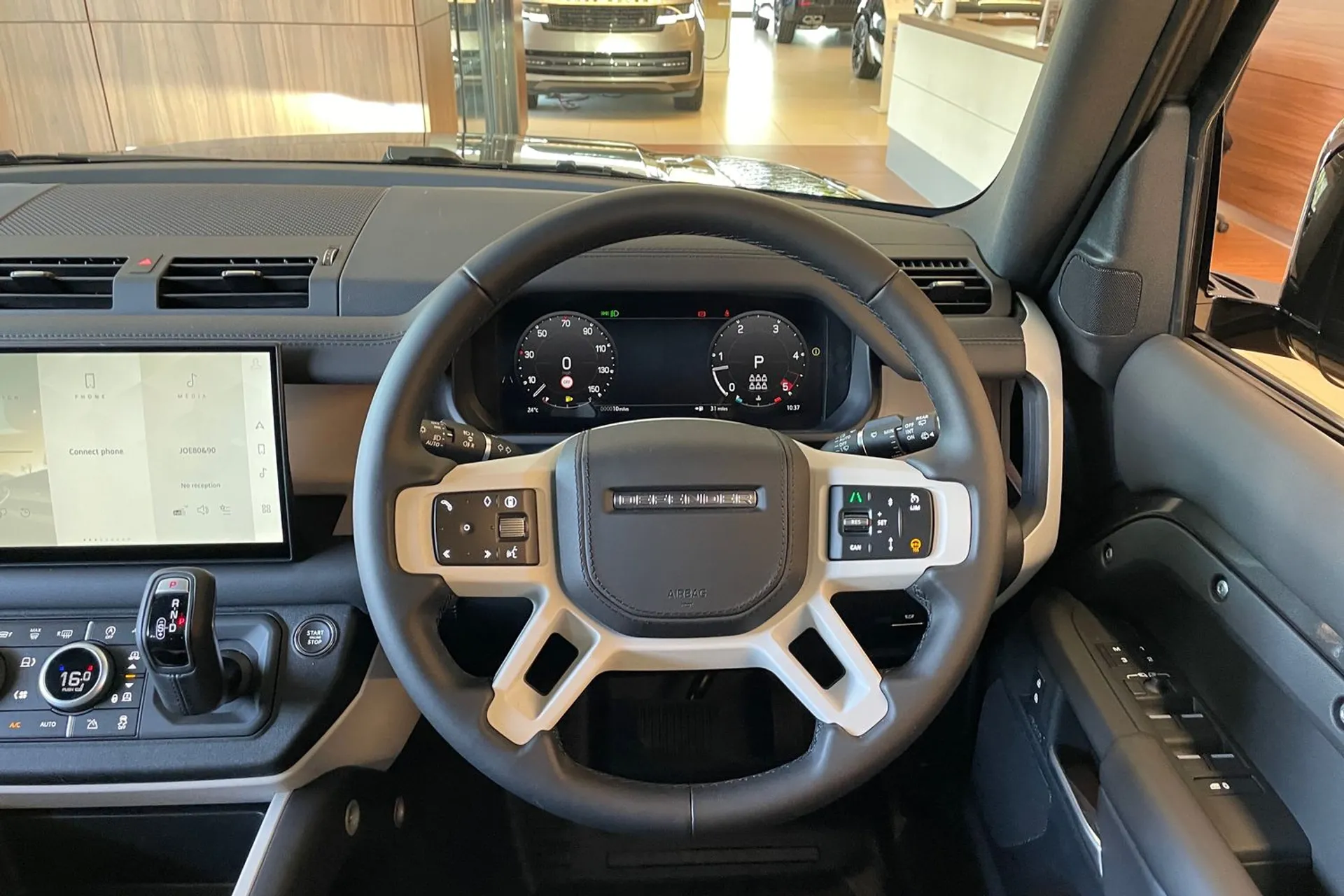 LAND ROVER Defender 130 thumbnail image number 12