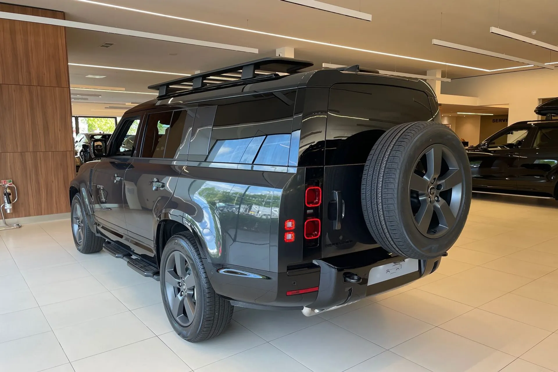 LAND ROVER Defender 130 thumbnail image number 29