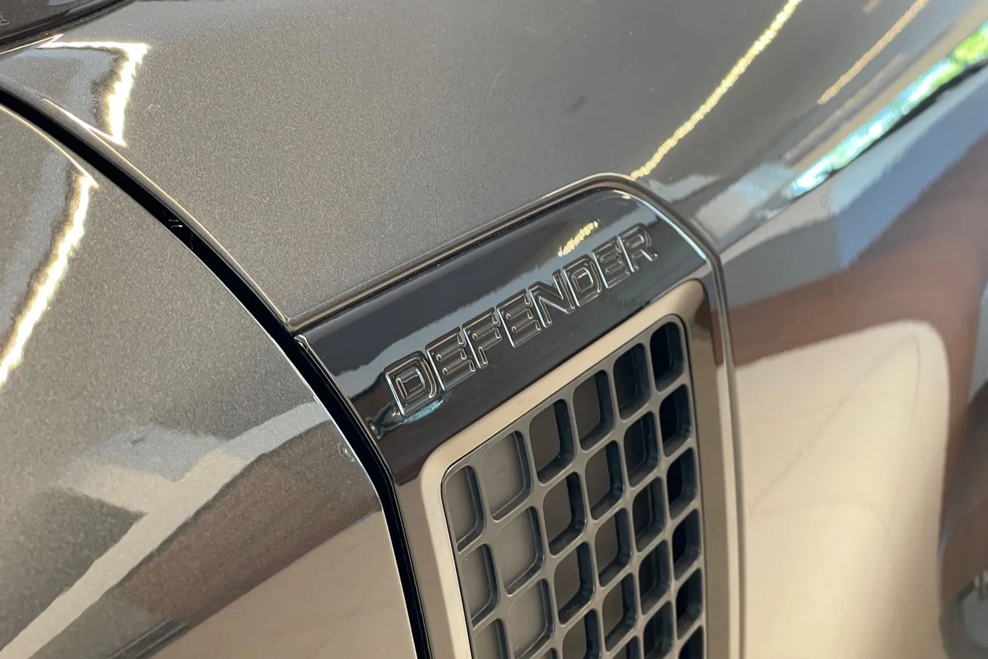 LAND ROVER Defender 130 thumbnail image number 39