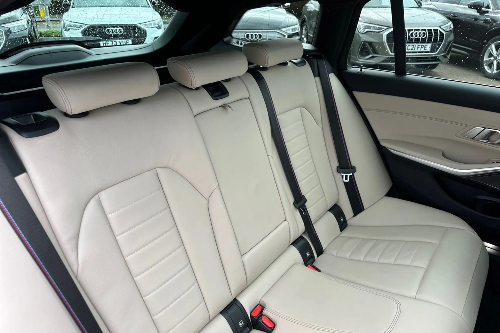 BMW 3 SERIES thumbnail image number 27