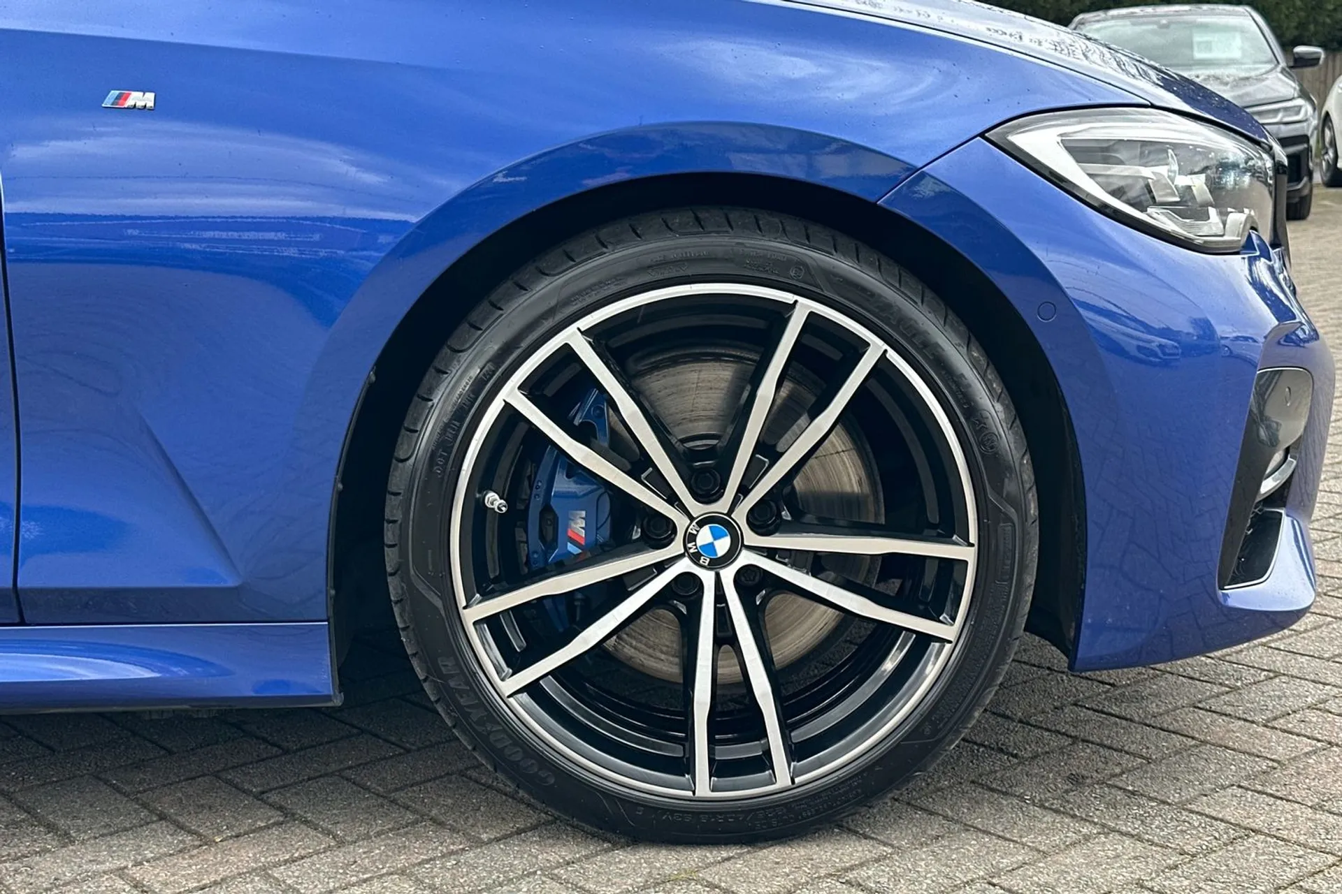 BMW 3 SERIES thumbnail image number 10
