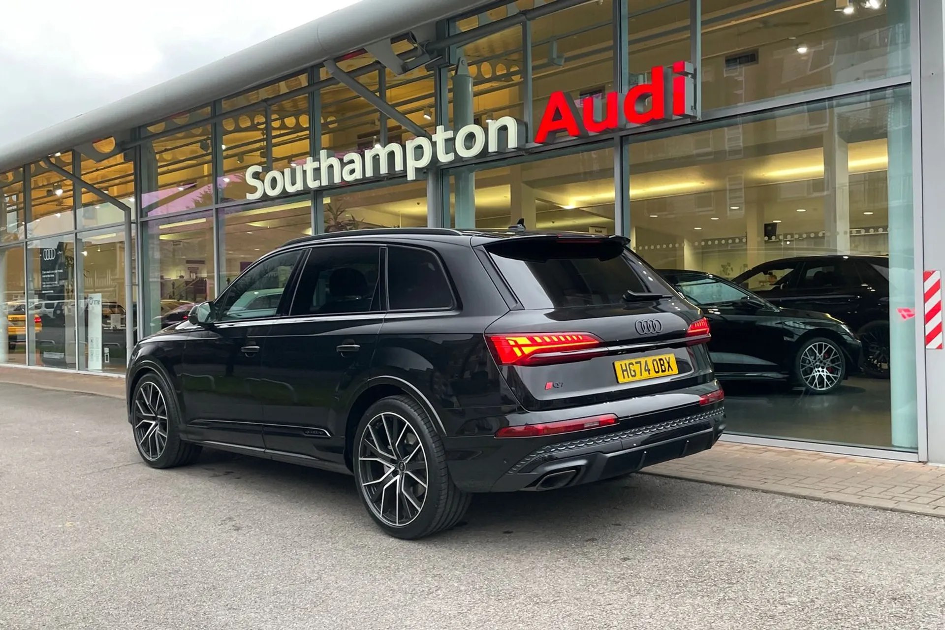 Audi Q7 thumbnail image number 7