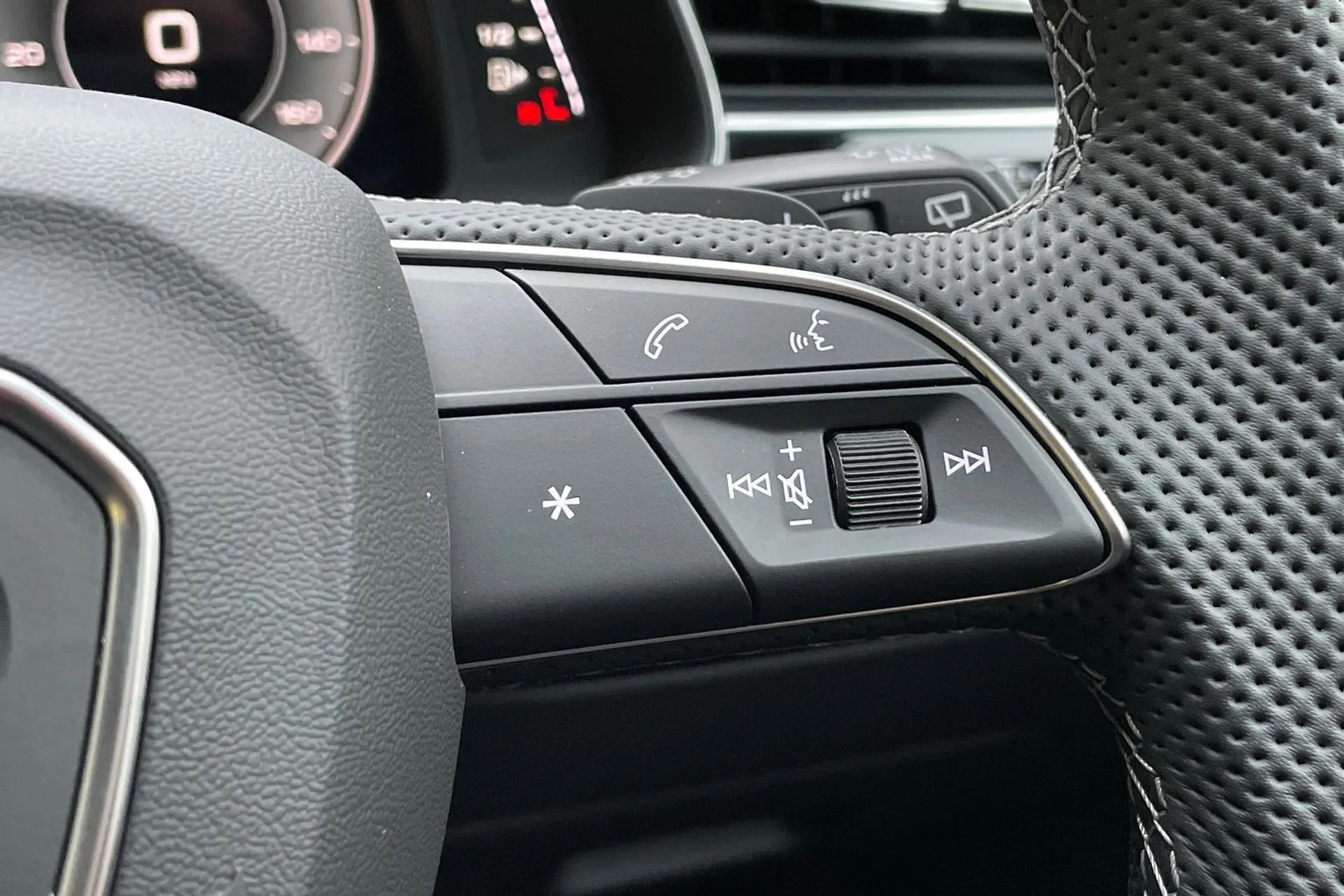 Audi Q7 thumbnail image number 35