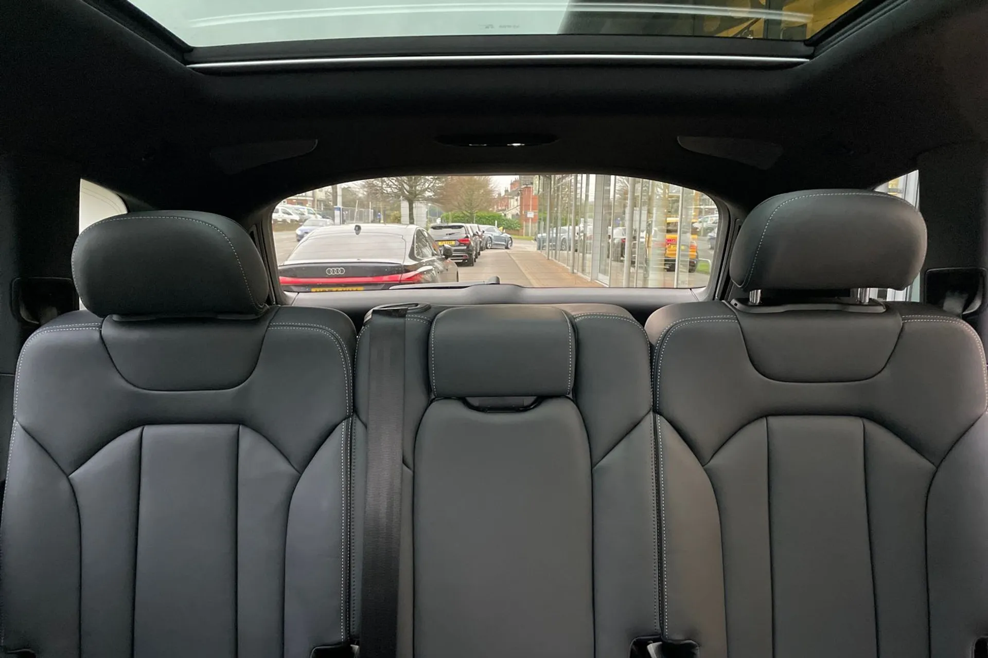 Audi Q7 thumbnail image number 29