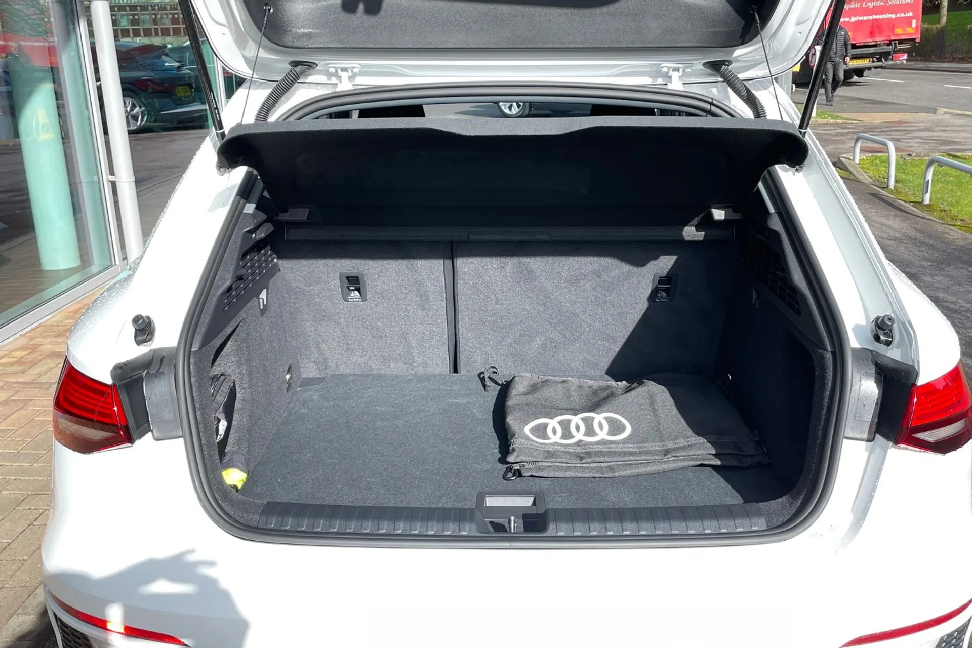 Audi A3 thumbnail image number 19