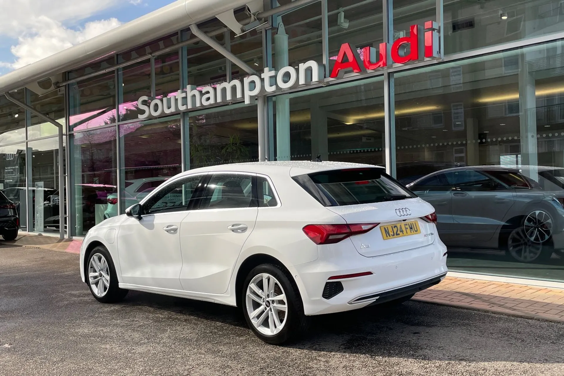 Audi A3 thumbnail image number 9