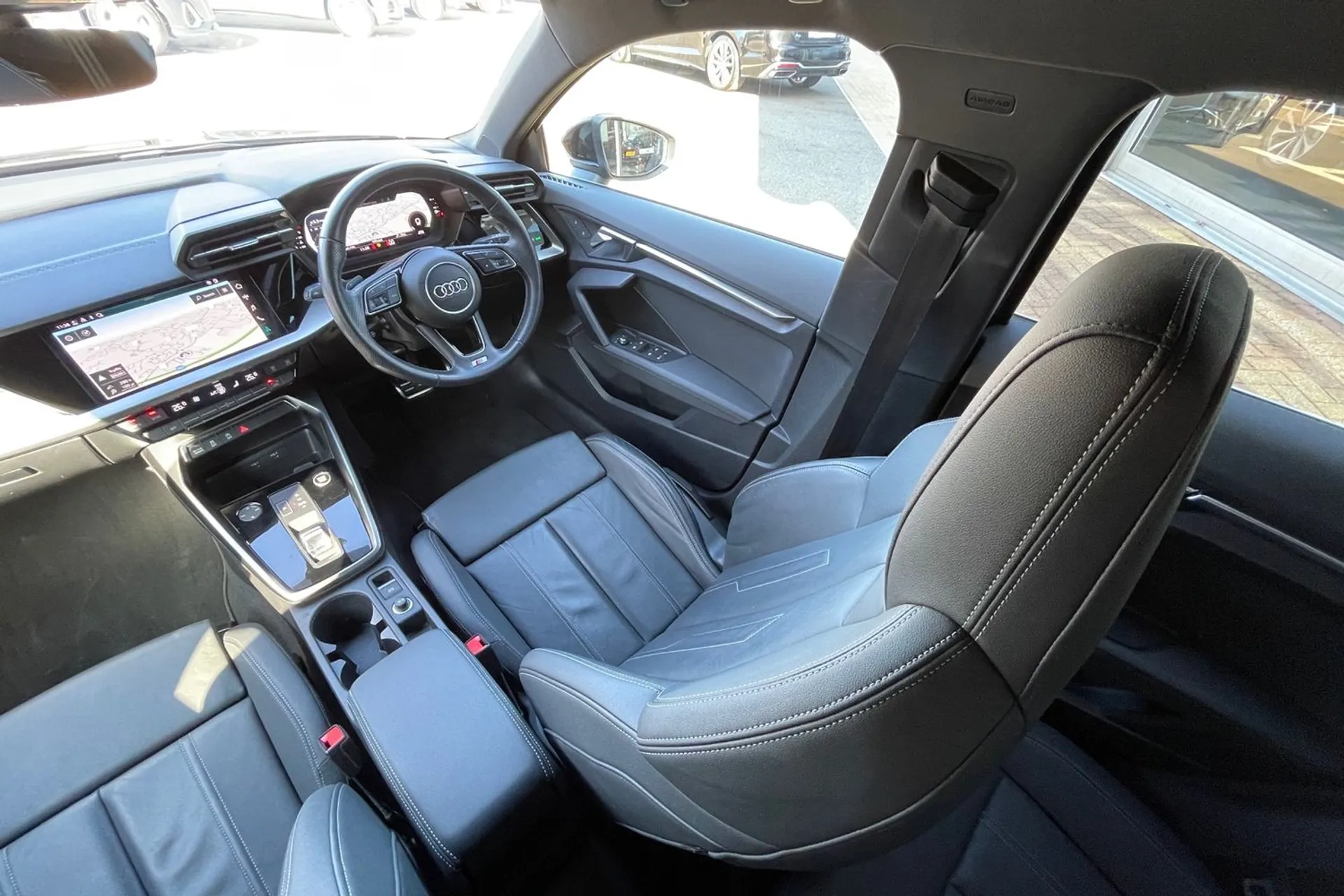 Audi A3 thumbnail image number 32