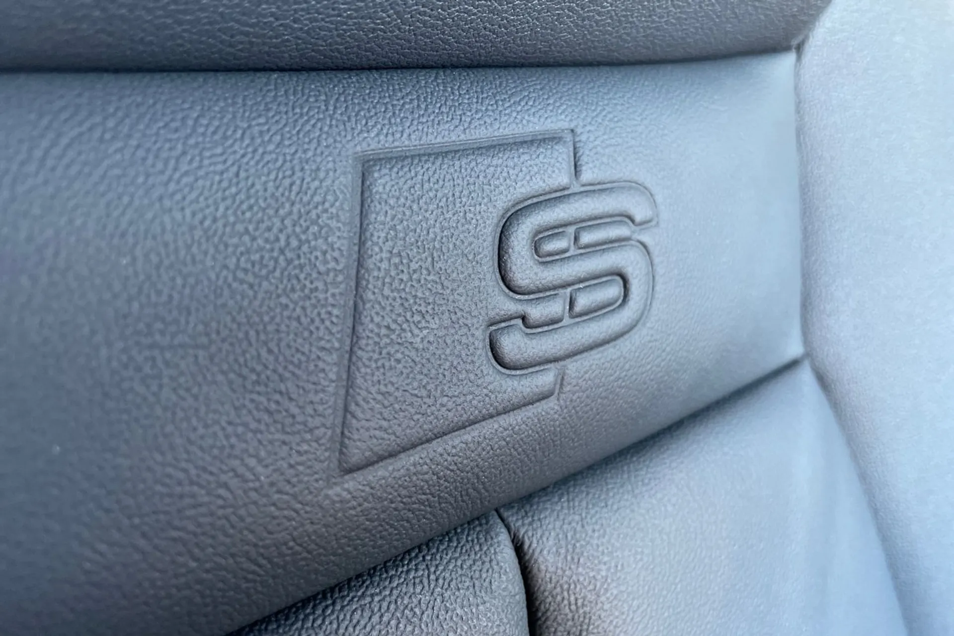 Audi A3 thumbnail image number 44