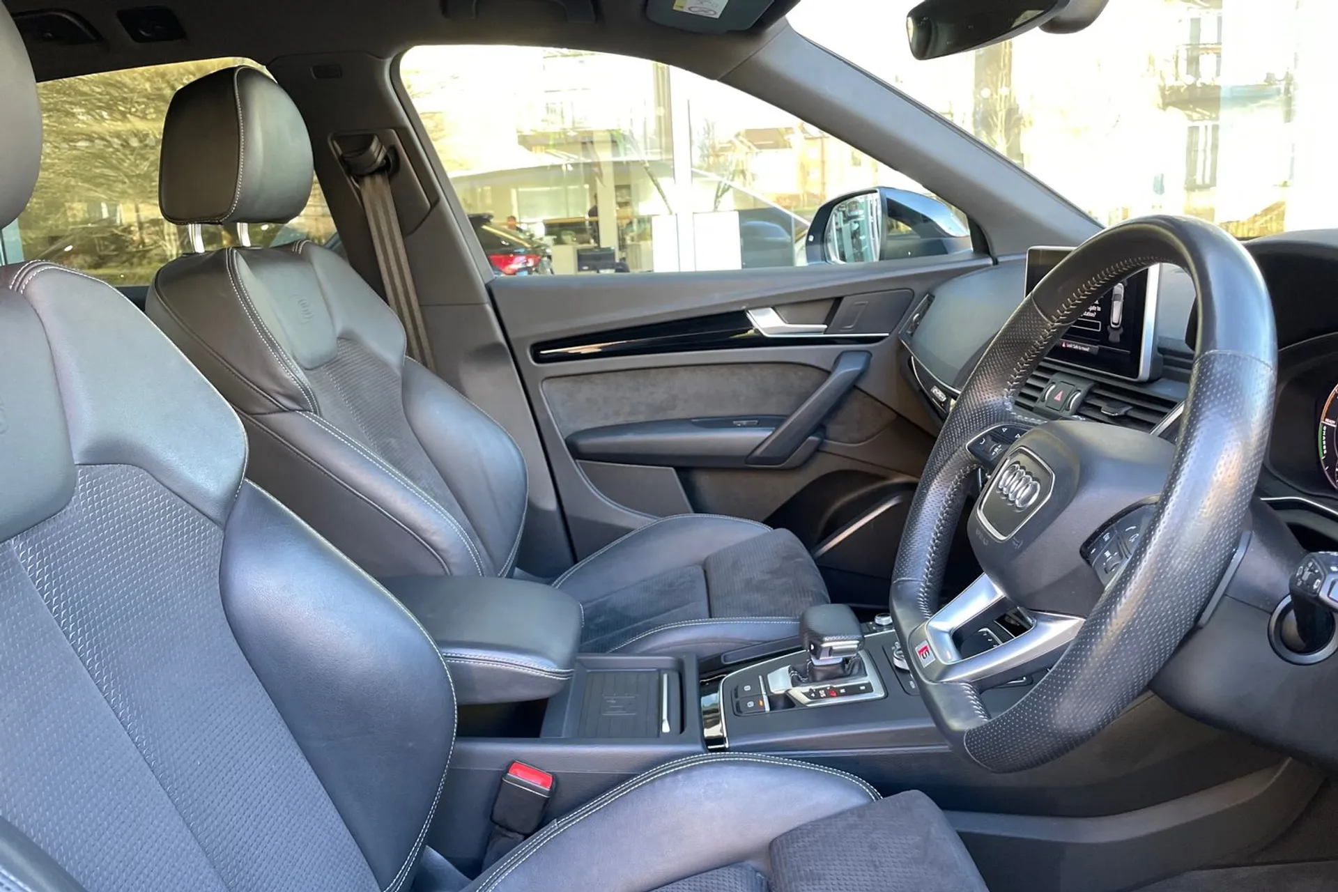 Audi Q5 thumbnail image number 24