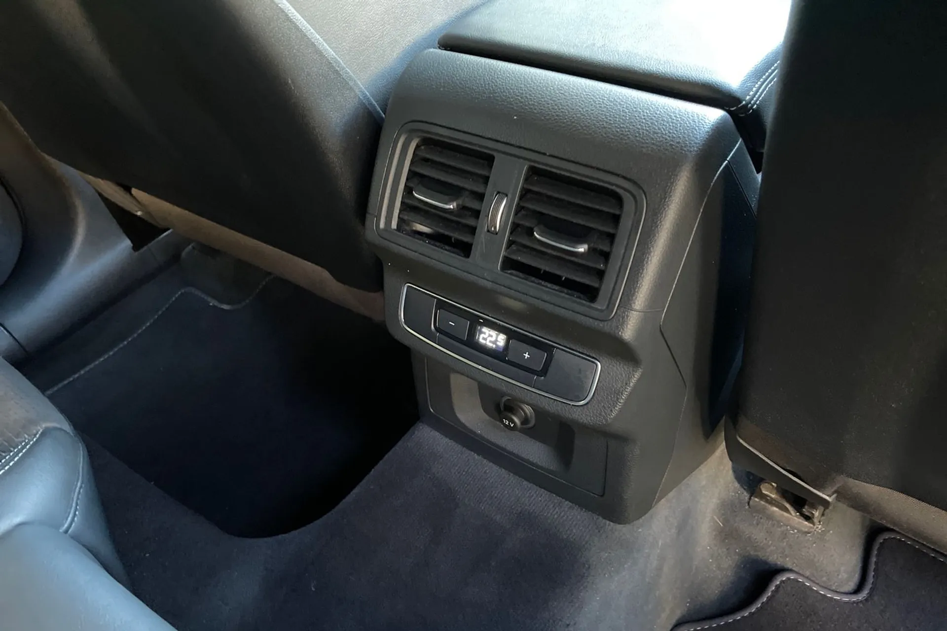 Audi Q5 thumbnail image number 45