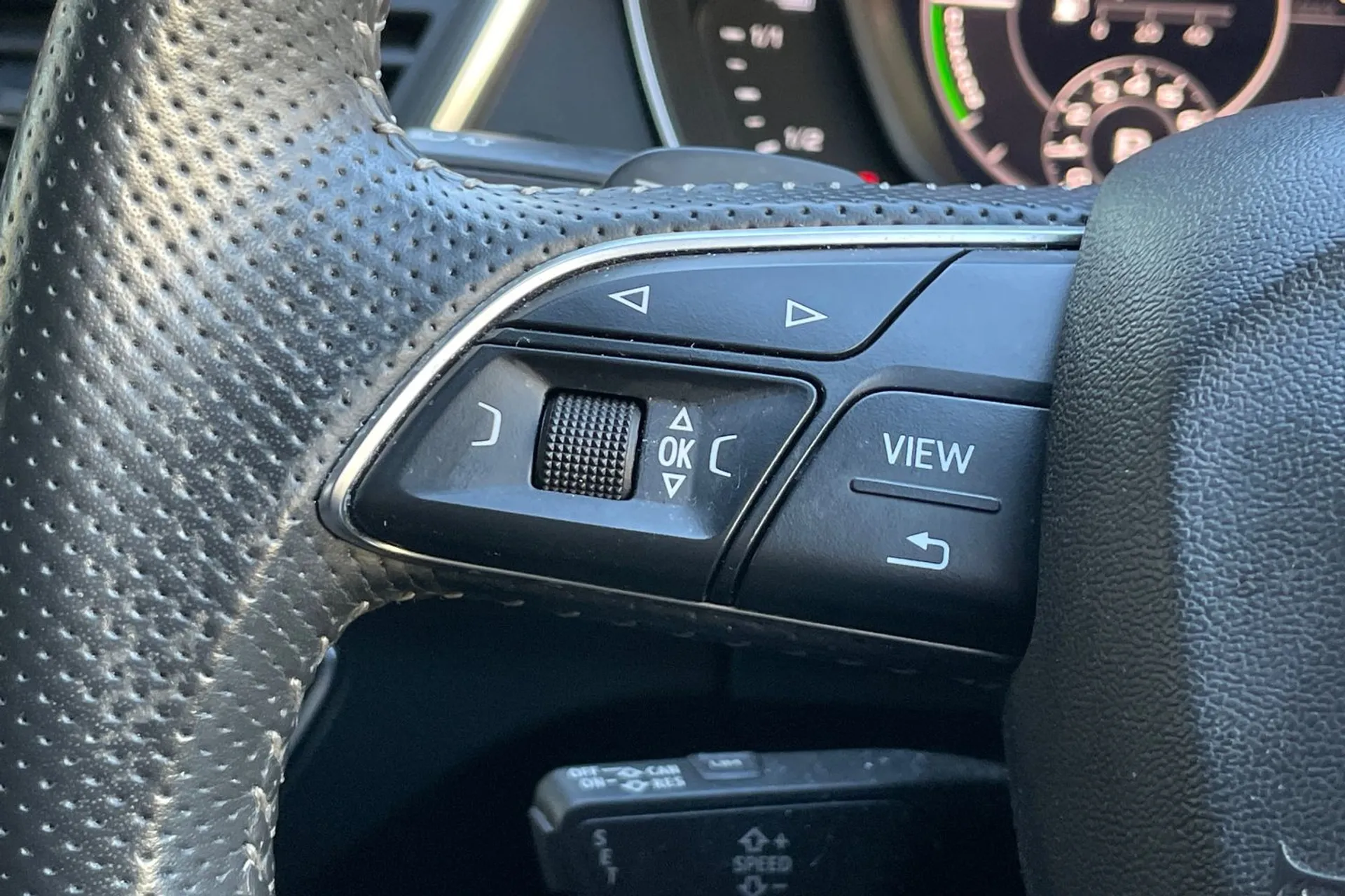 Audi Q5 thumbnail image number 35