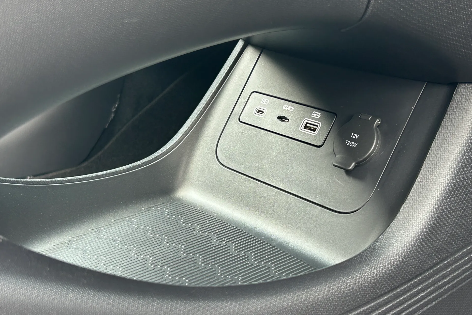 BYD ATTO 3 thumbnail image number 50