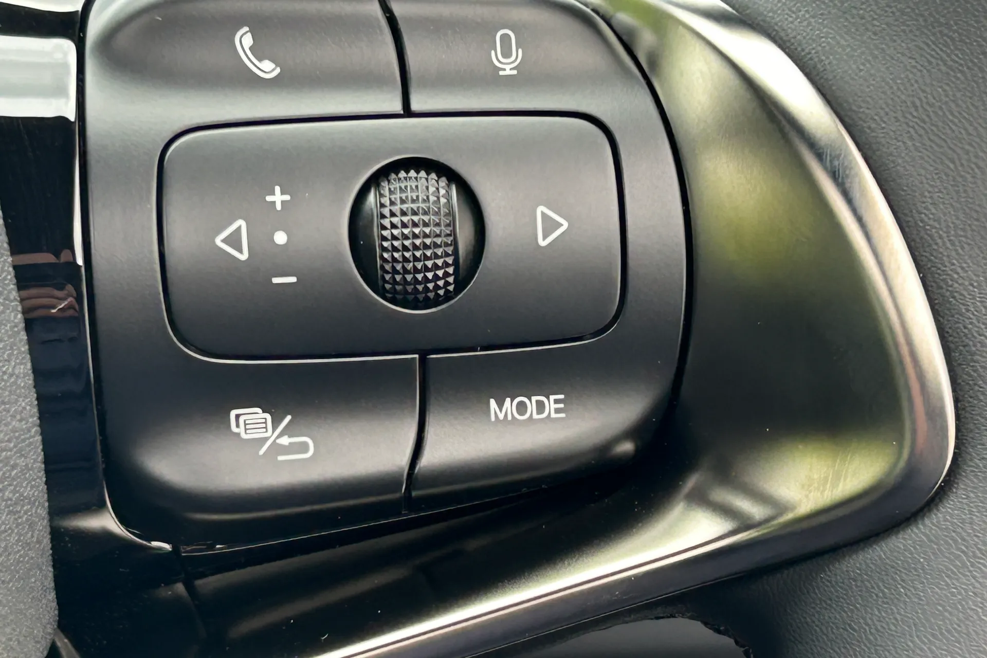BYD ATTO 3 thumbnail image number 58