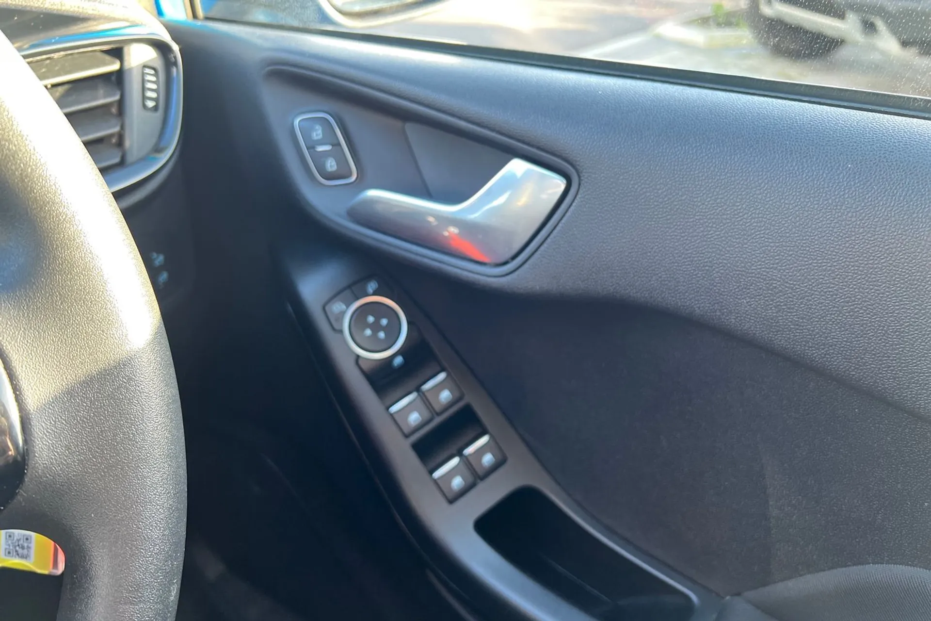 FORD FIESTA thumbnail image number 39