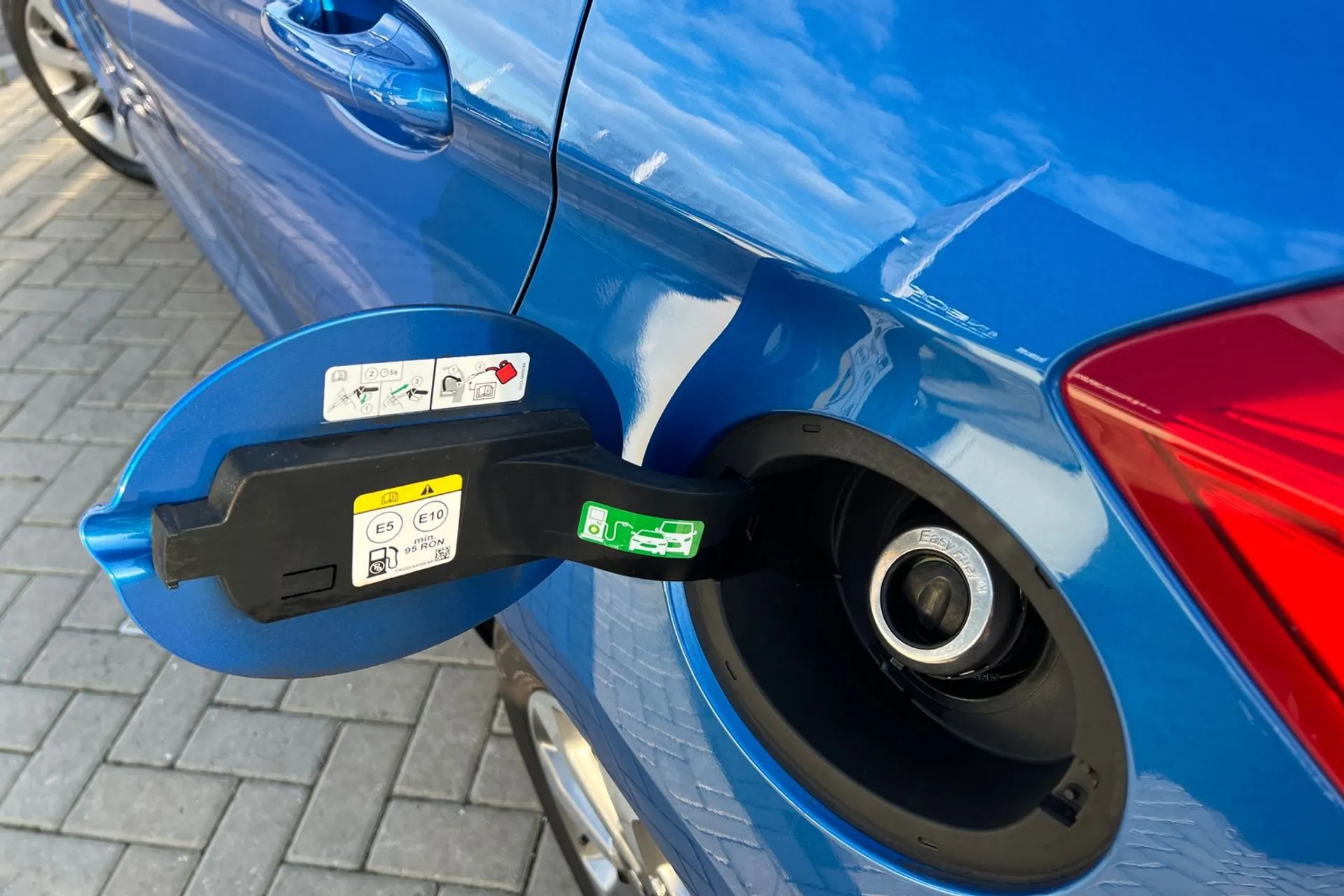 FORD FIESTA thumbnail image number 18