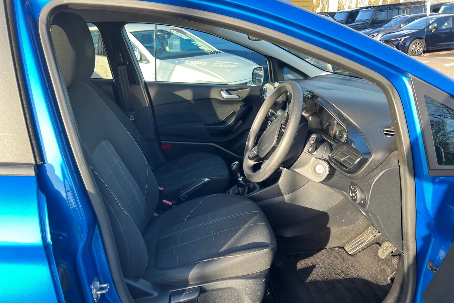 FORD FIESTA thumbnail image number 25