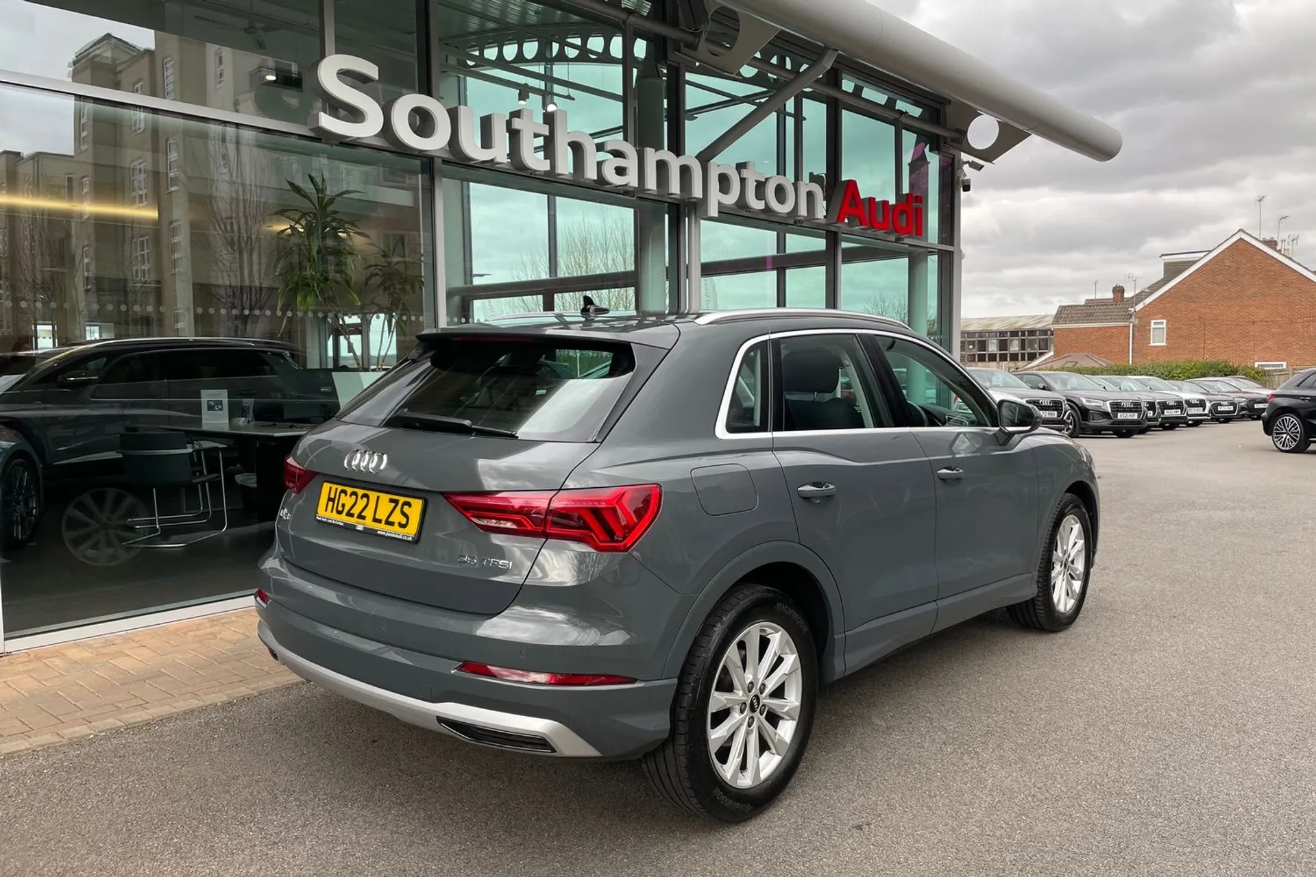 Audi Q3 thumbnail image number 5
