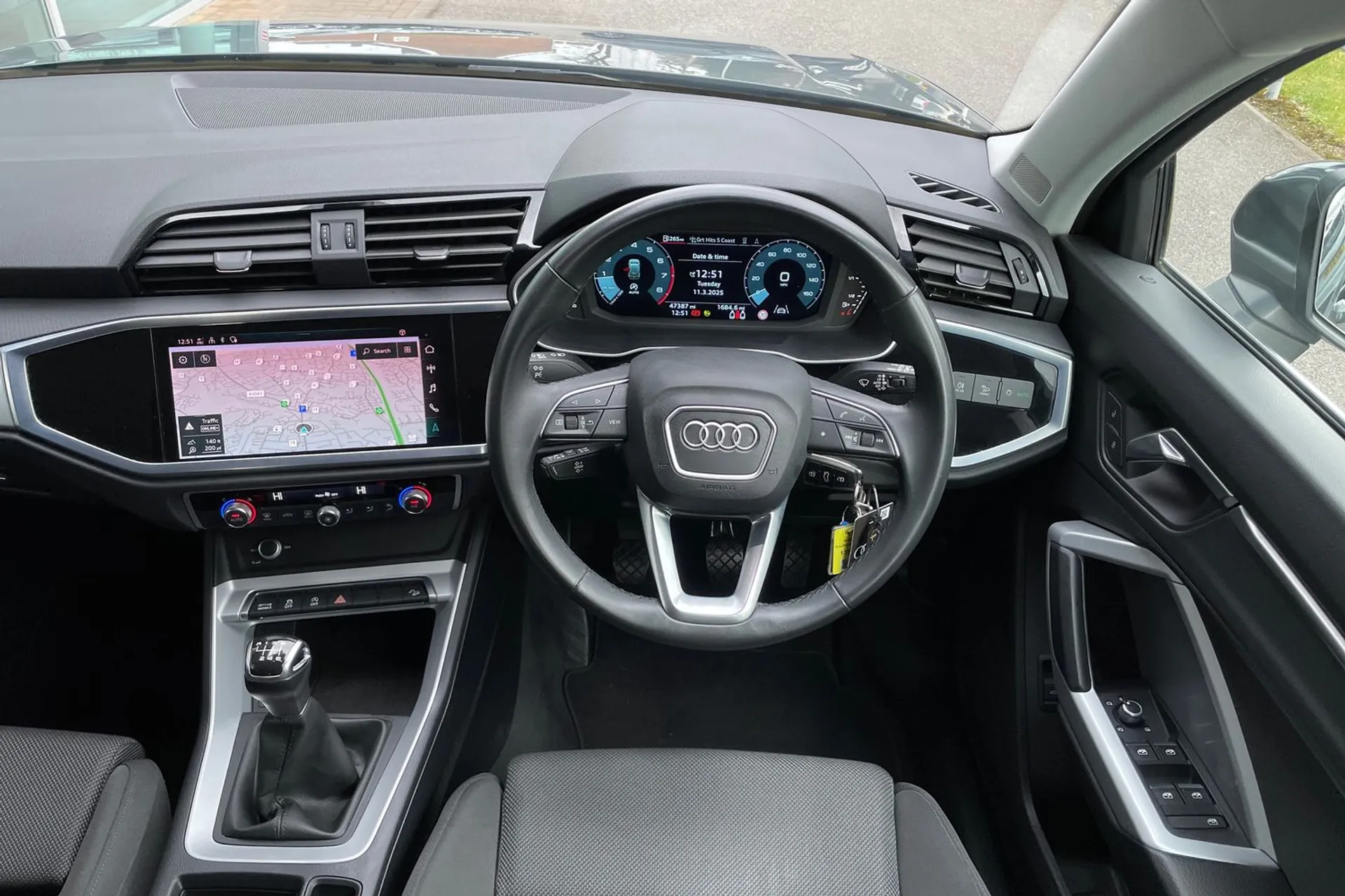 Audi Q3 thumbnail image number 33