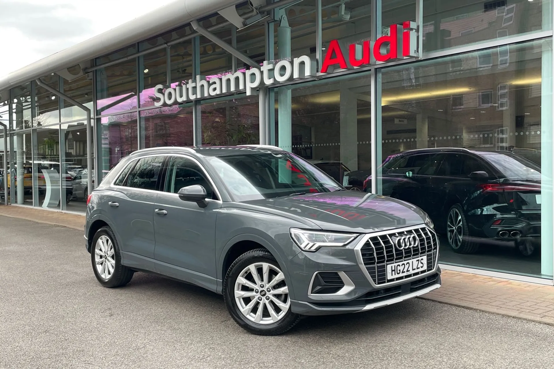 Audi Q3 focused image