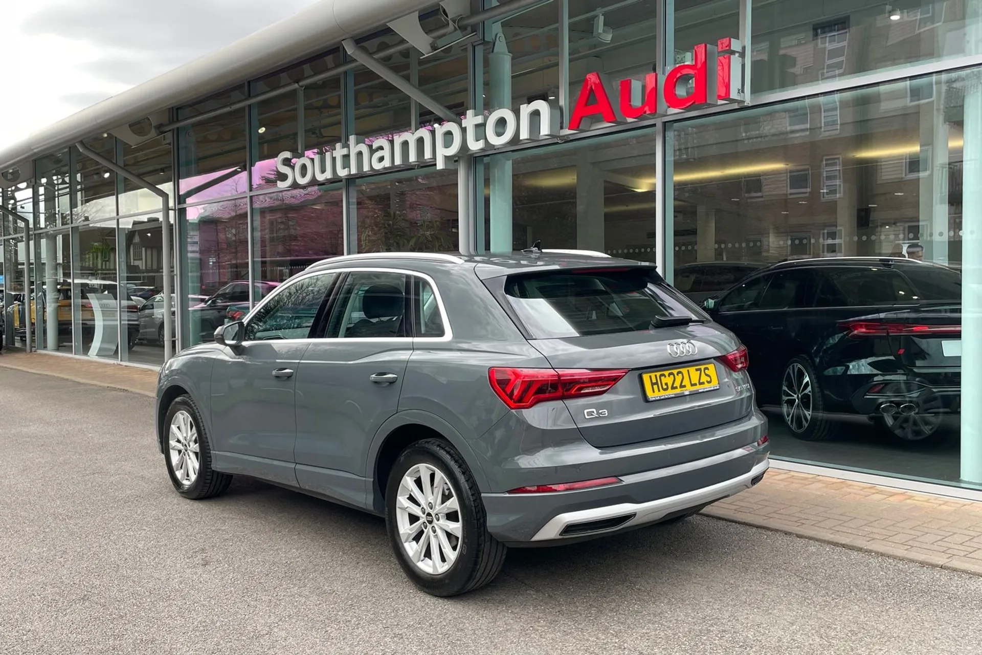 Audi Q3 thumbnail image number 7