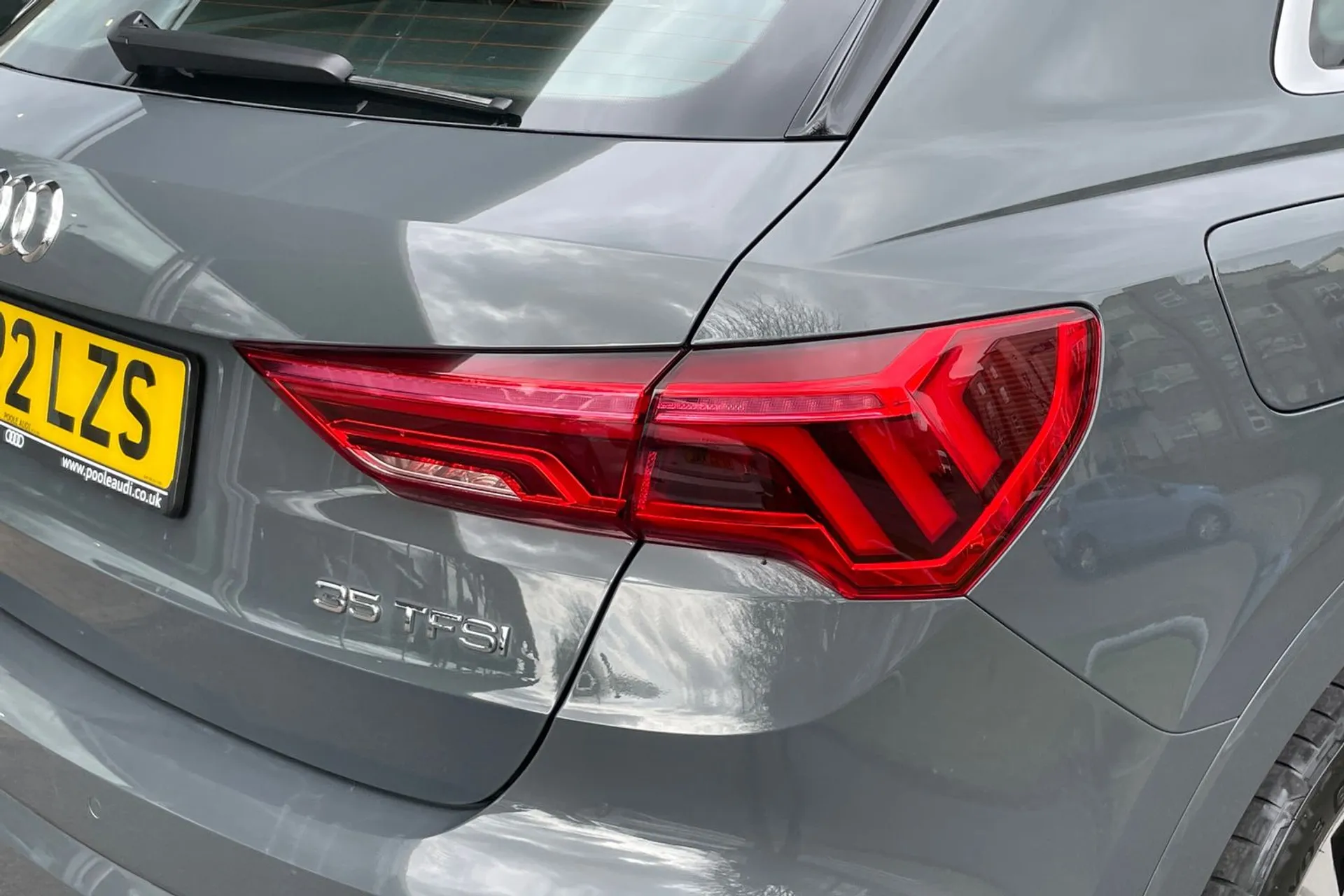 Audi Q3 thumbnail image number 20