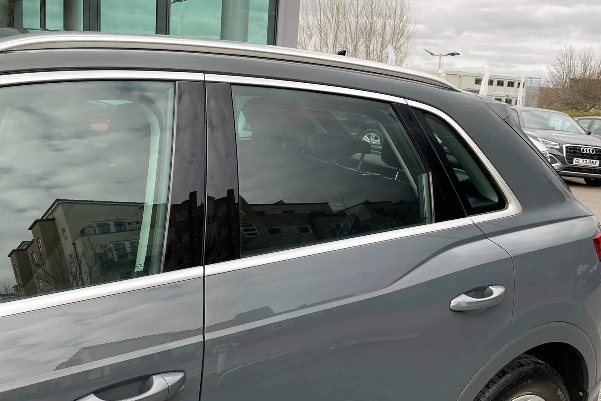 Audi Q3 thumbnail image number 12