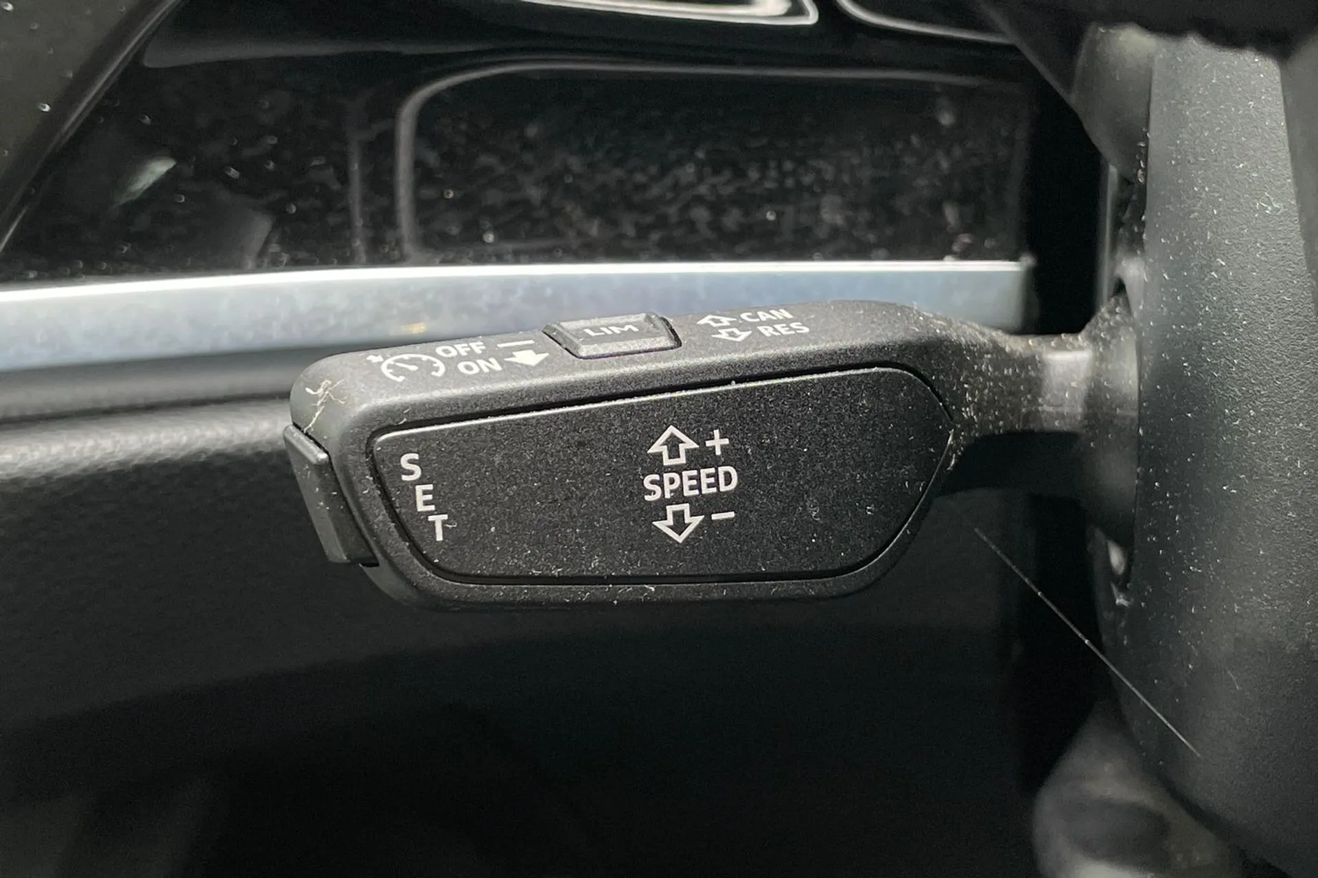 Audi Q3 thumbnail image number 37