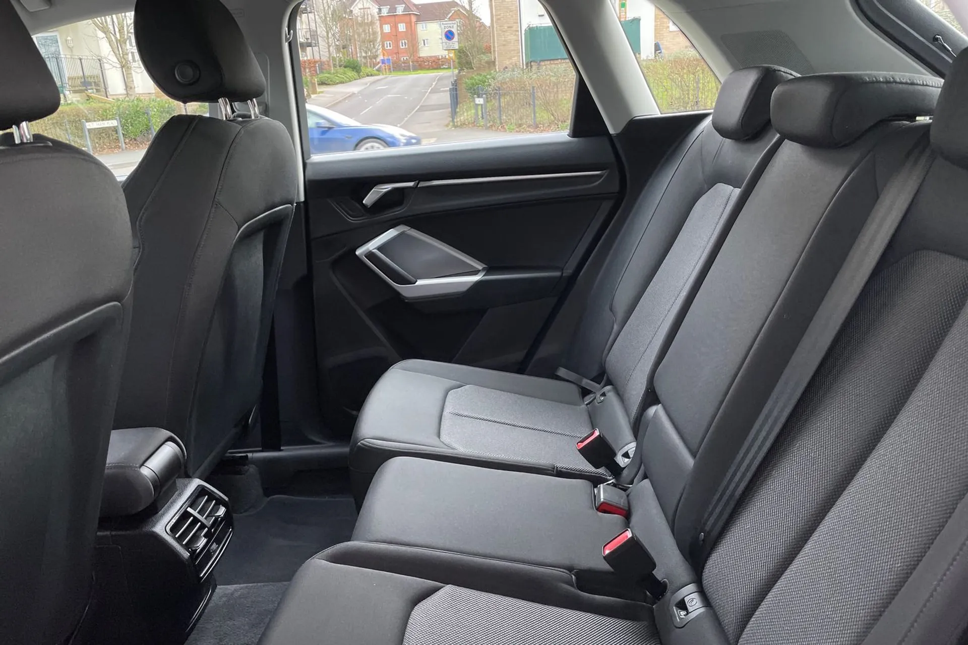 Audi Q3 thumbnail image number 29