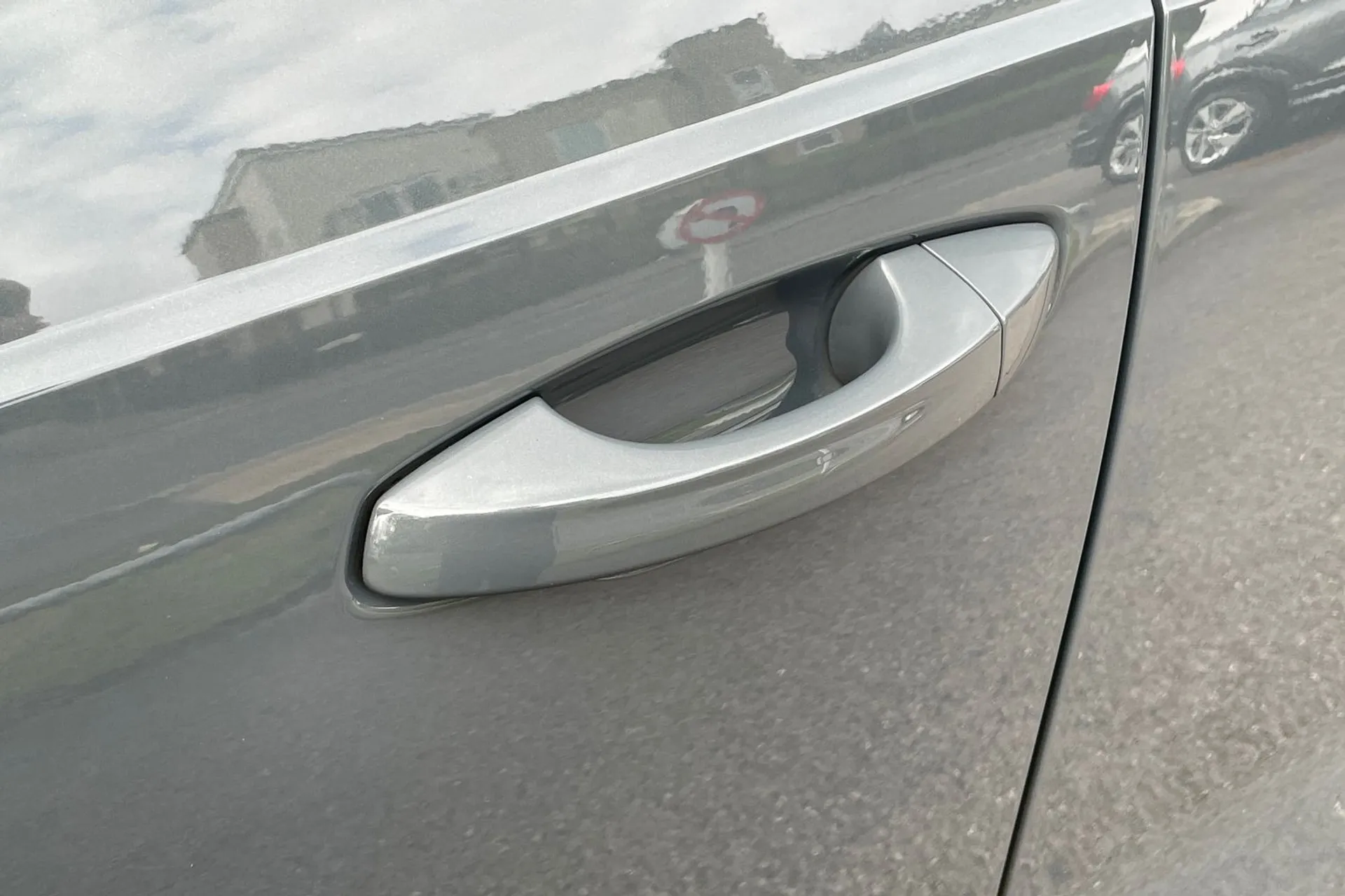 Audi Q3 thumbnail image number 14
