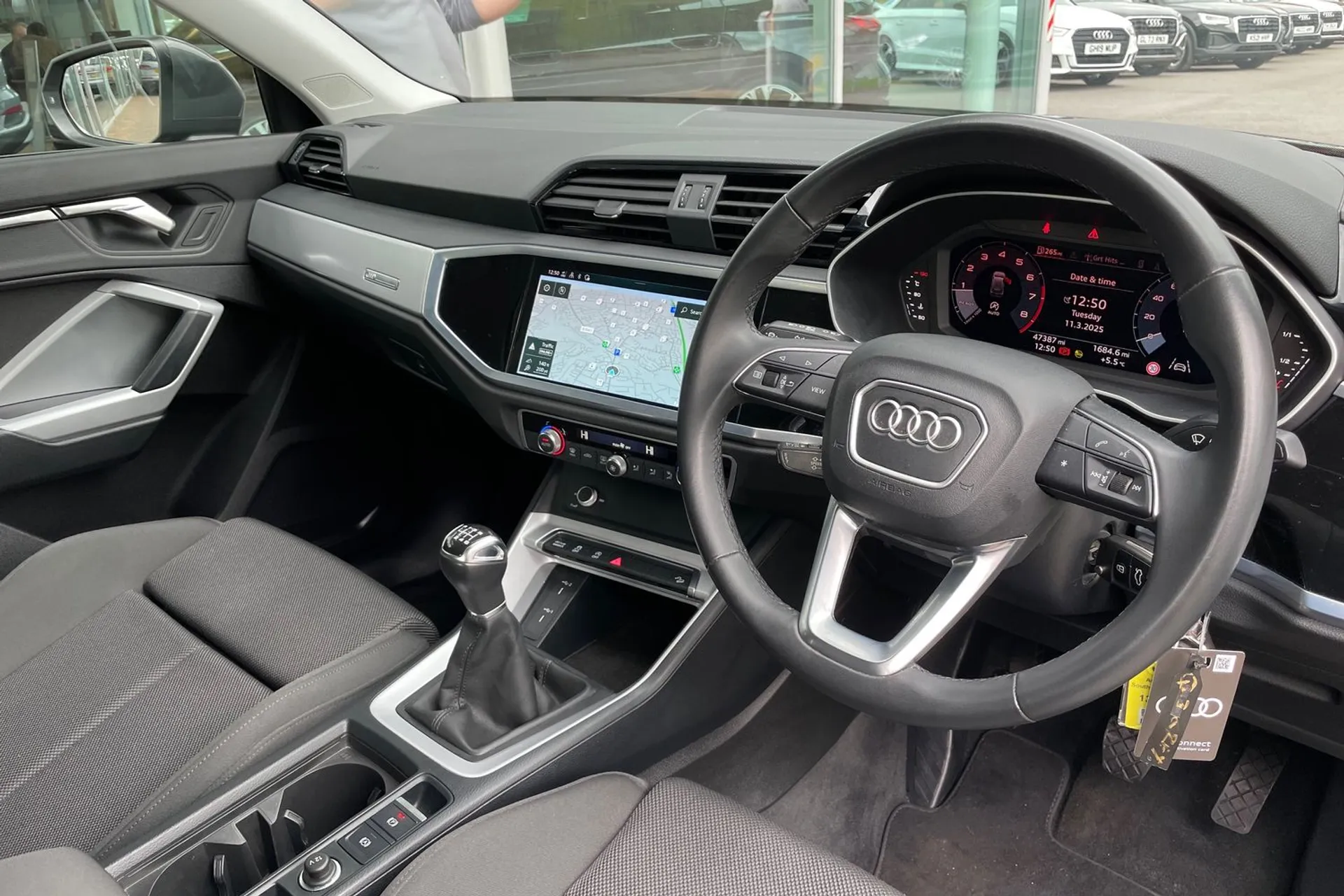 Audi Q3 thumbnail image number 25