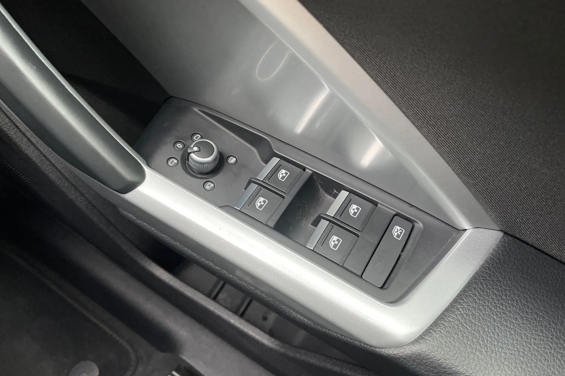 Audi Q3 thumbnail image number 42