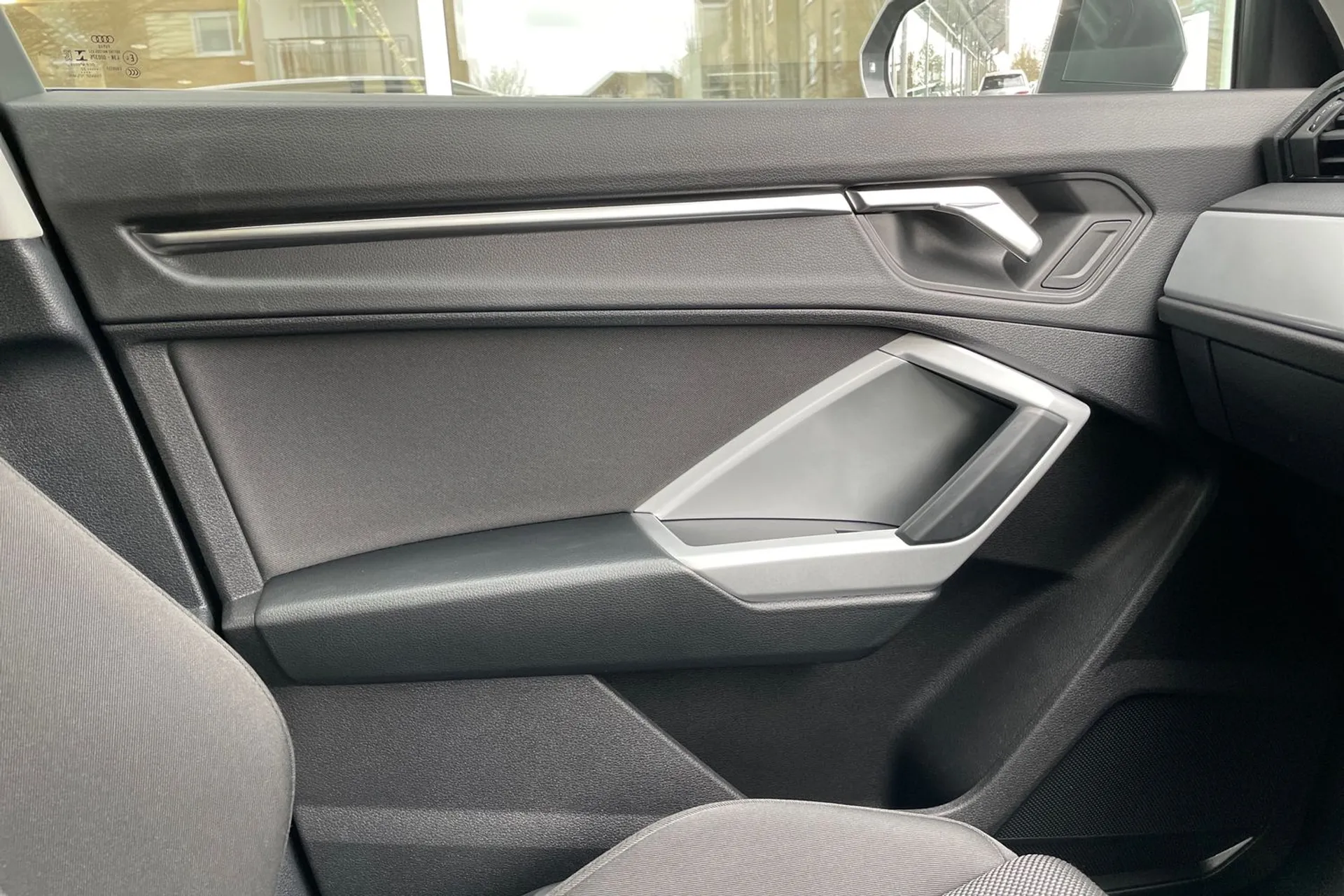 Audi Q3 thumbnail image number 39