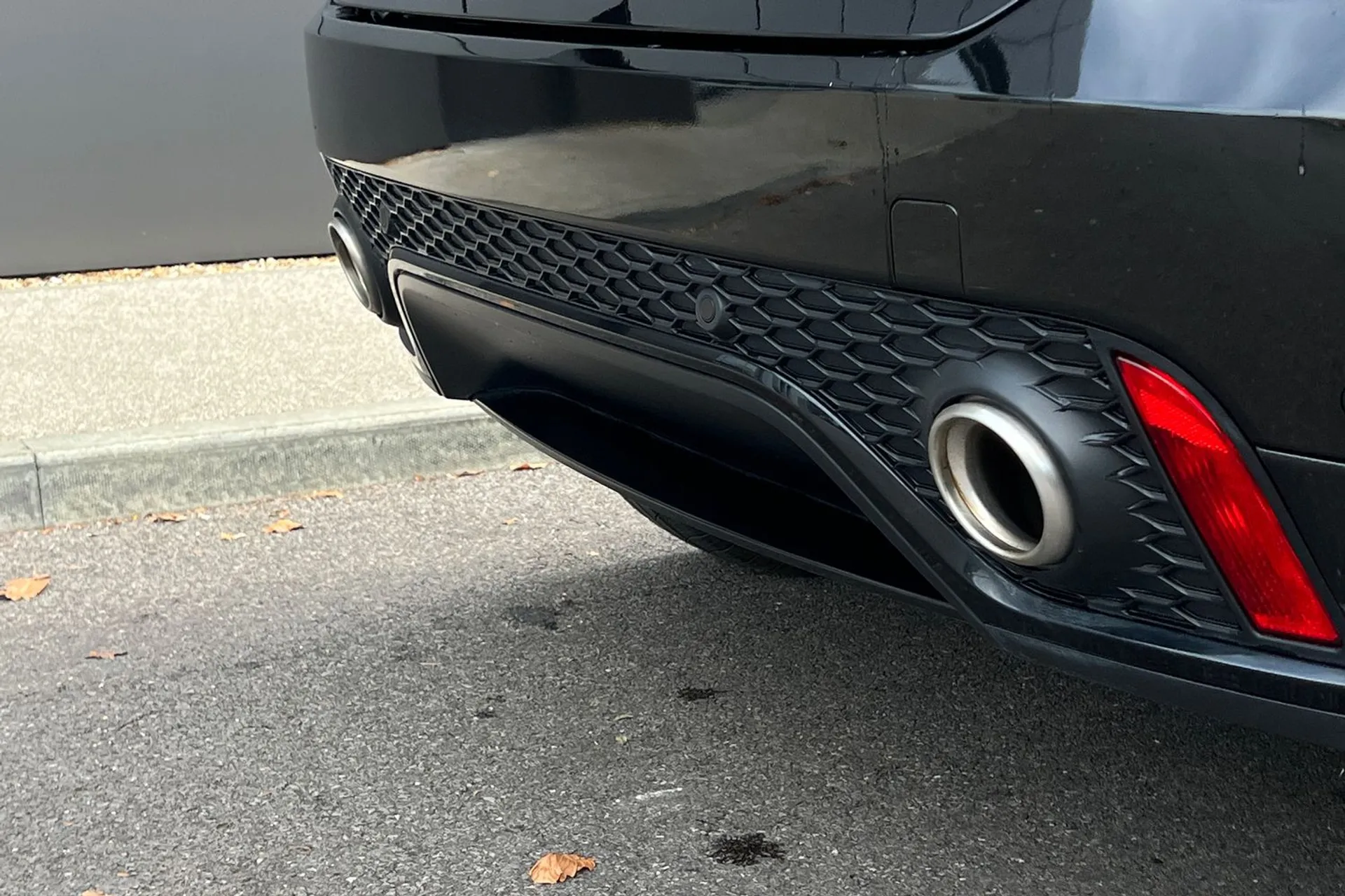 Jaguar E-PACE thumbnail image number 19