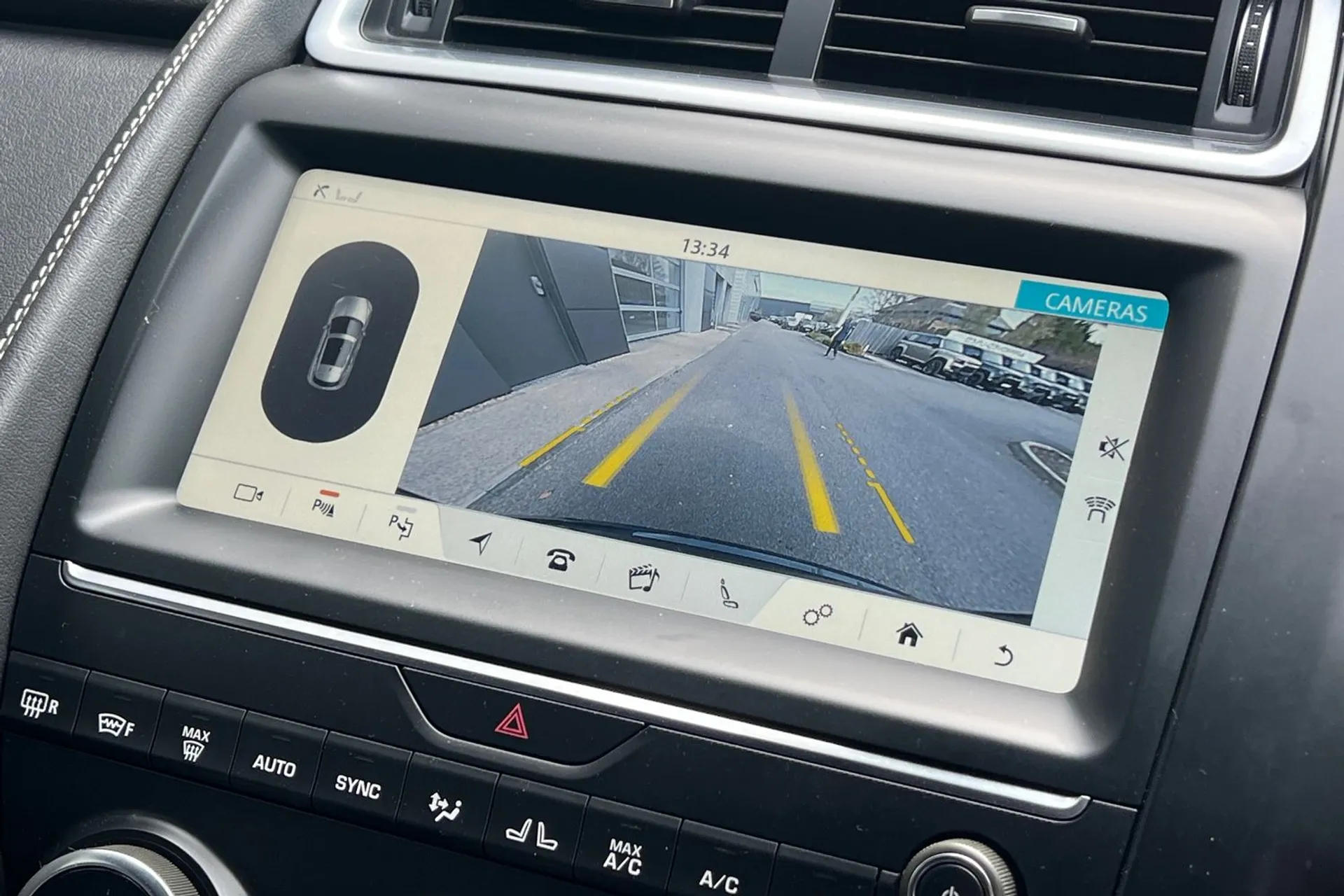 Jaguar E-PACE thumbnail image number 5