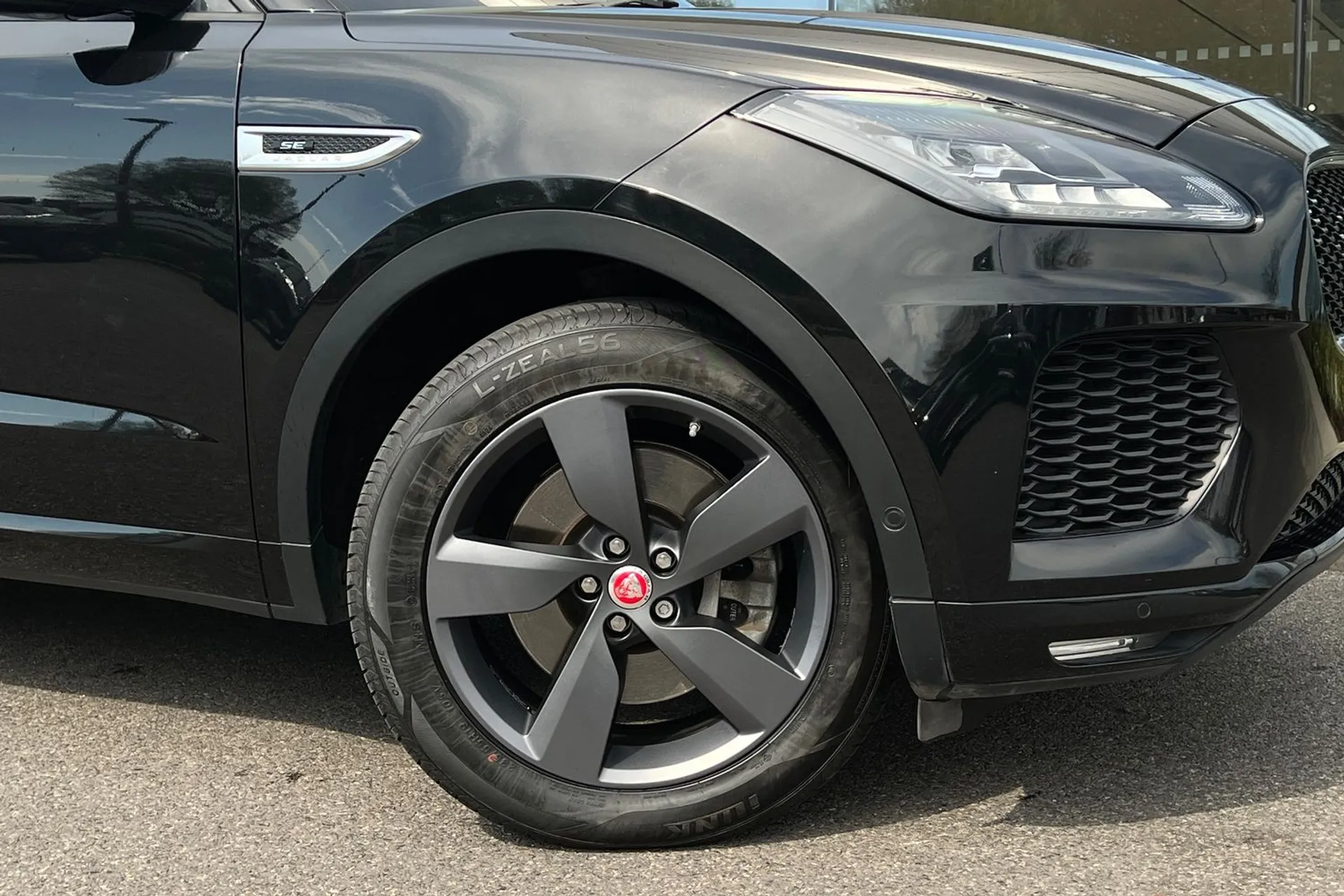 Jaguar E-PACE thumbnail image number 8
